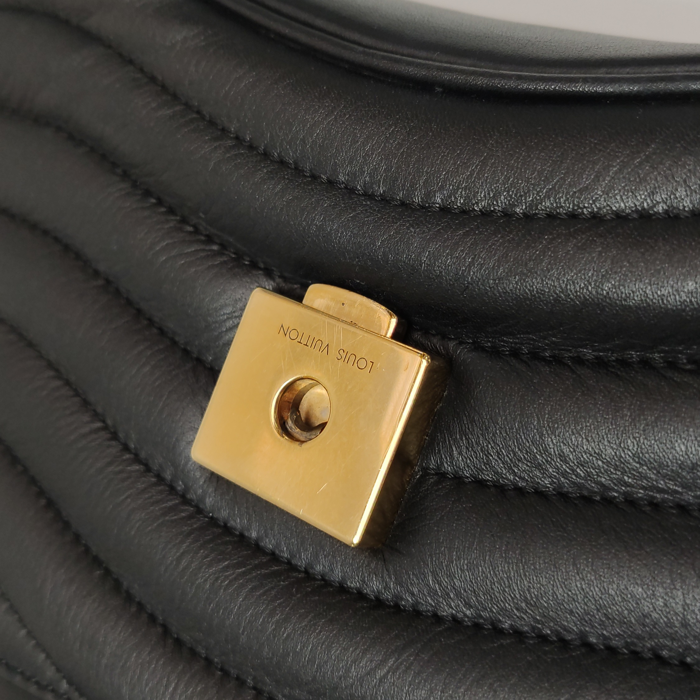 Louis Vuitton(LV) New Wave Chain Bag Quilted Leather MM — photo 10 of 23