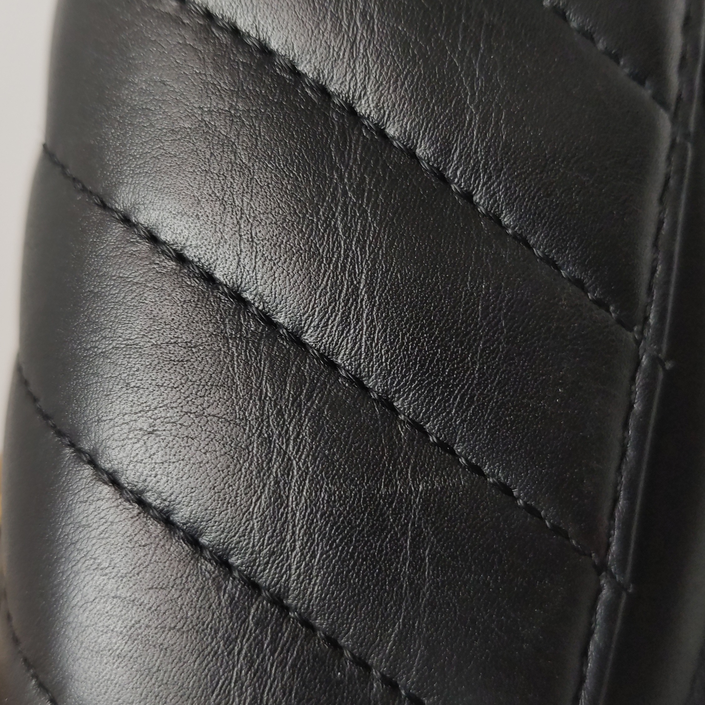 Louis Vuitton(LV) New Wave Chain Bag Quilted Leather MM — photo 18 of 23