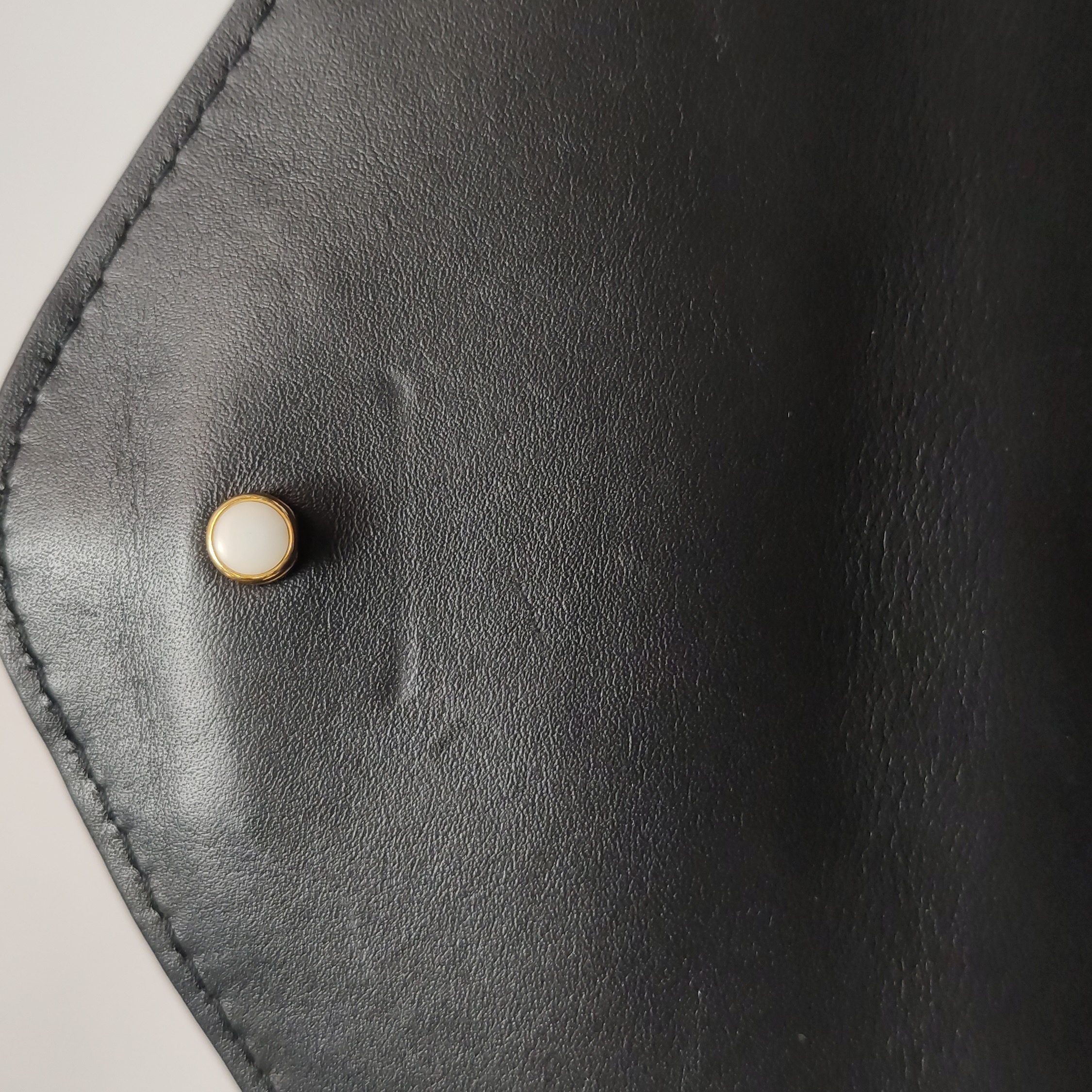 Louis Vuitton(LV) New Wave Chain Bag Quilted Leather MM — photo 12 of 23