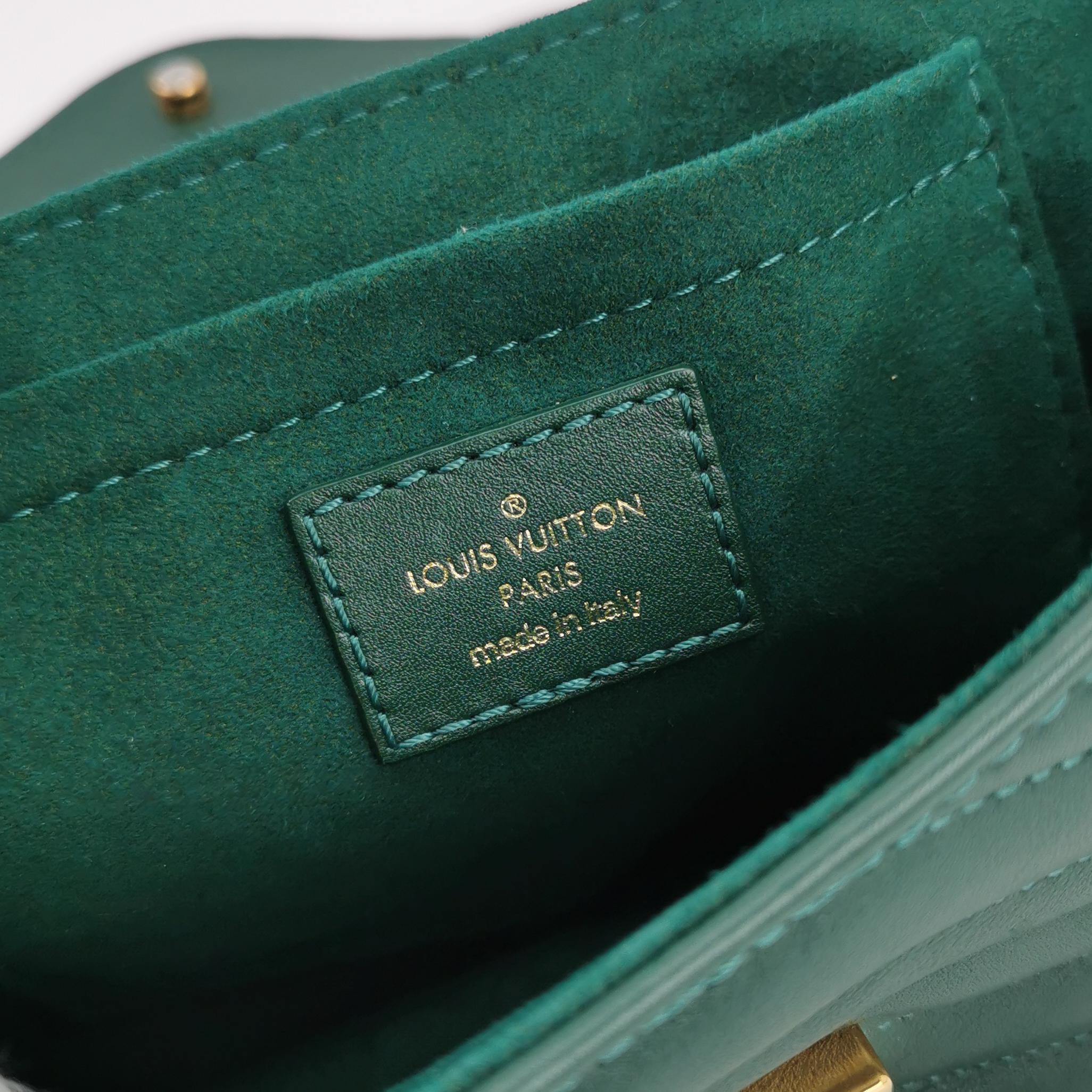 Louis Vuitton(LV) New Wave Chain Bag Quilted Leather PM — photo 8 of 24