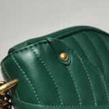 Louis Vuitton(LV) New Wave Chain Bag Quilted Leather PM — thumbnail 17