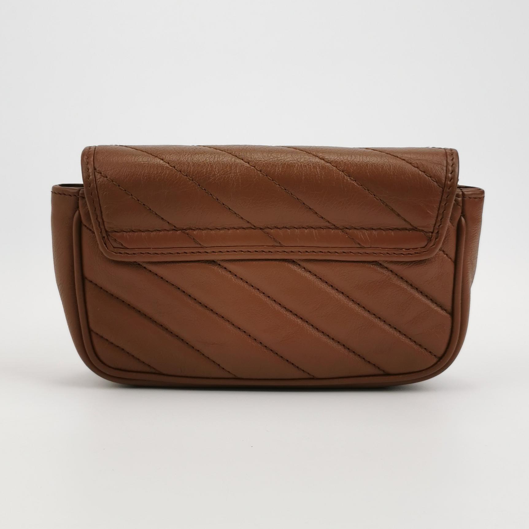 Gucci GG Marmont Flap Bag Diagonal Quilted Leather Super Mini — photo 5 of 18