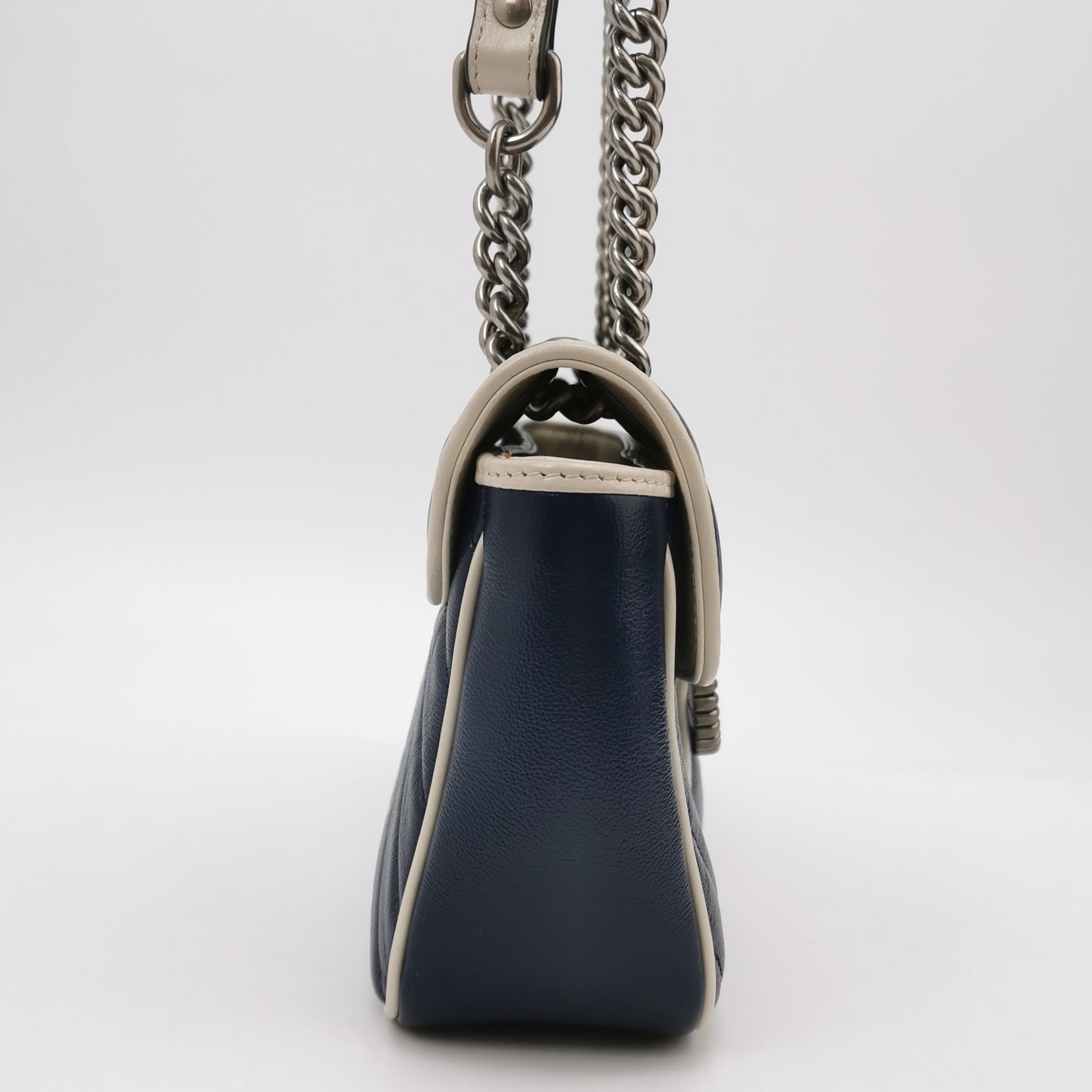 Gucci GG Marmont Flap Bag Diagonal Quilted Leather Small — photo 4 of 19