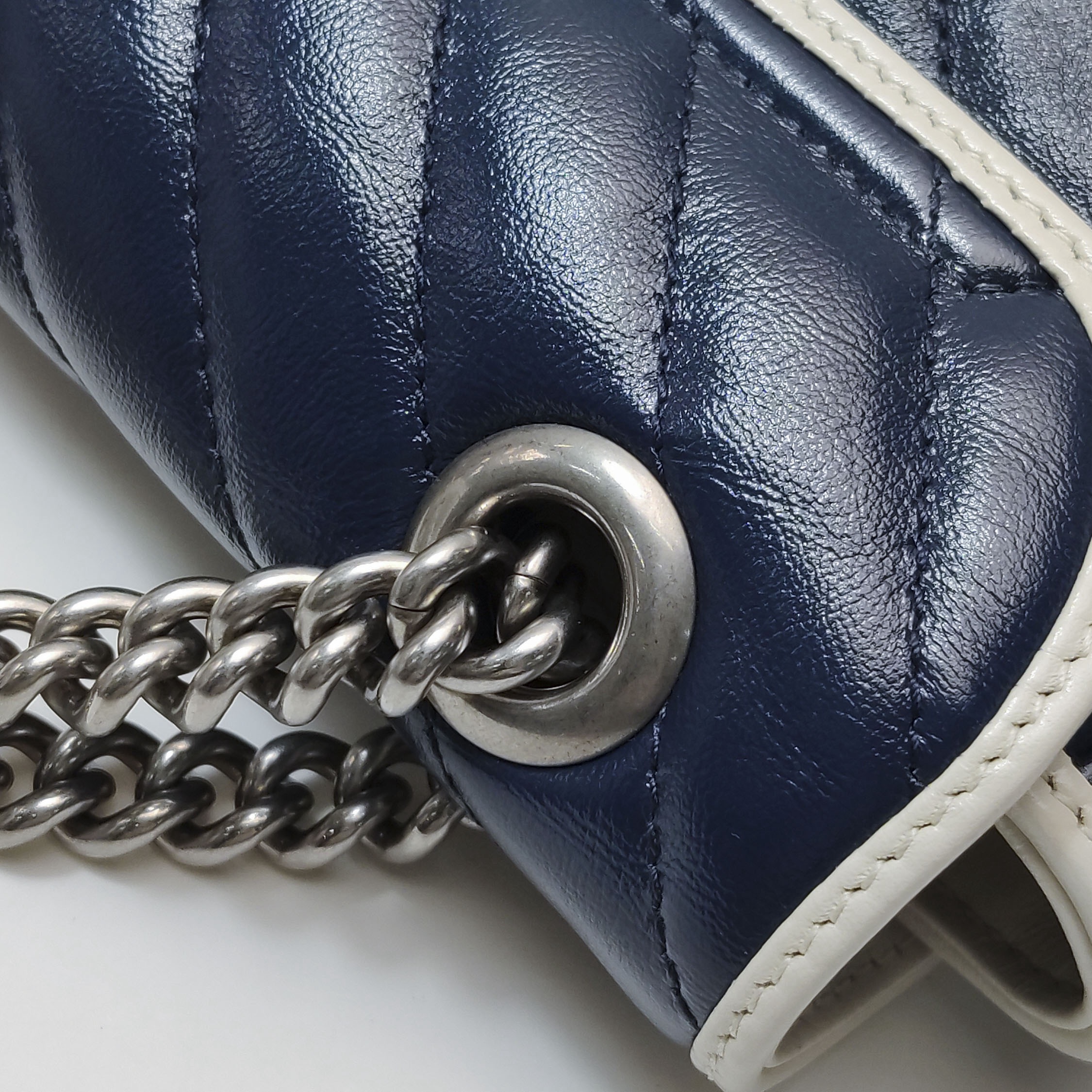 Gucci GG Marmont Flap Bag Diagonal Quilted Leather Small — photo 11 of 19