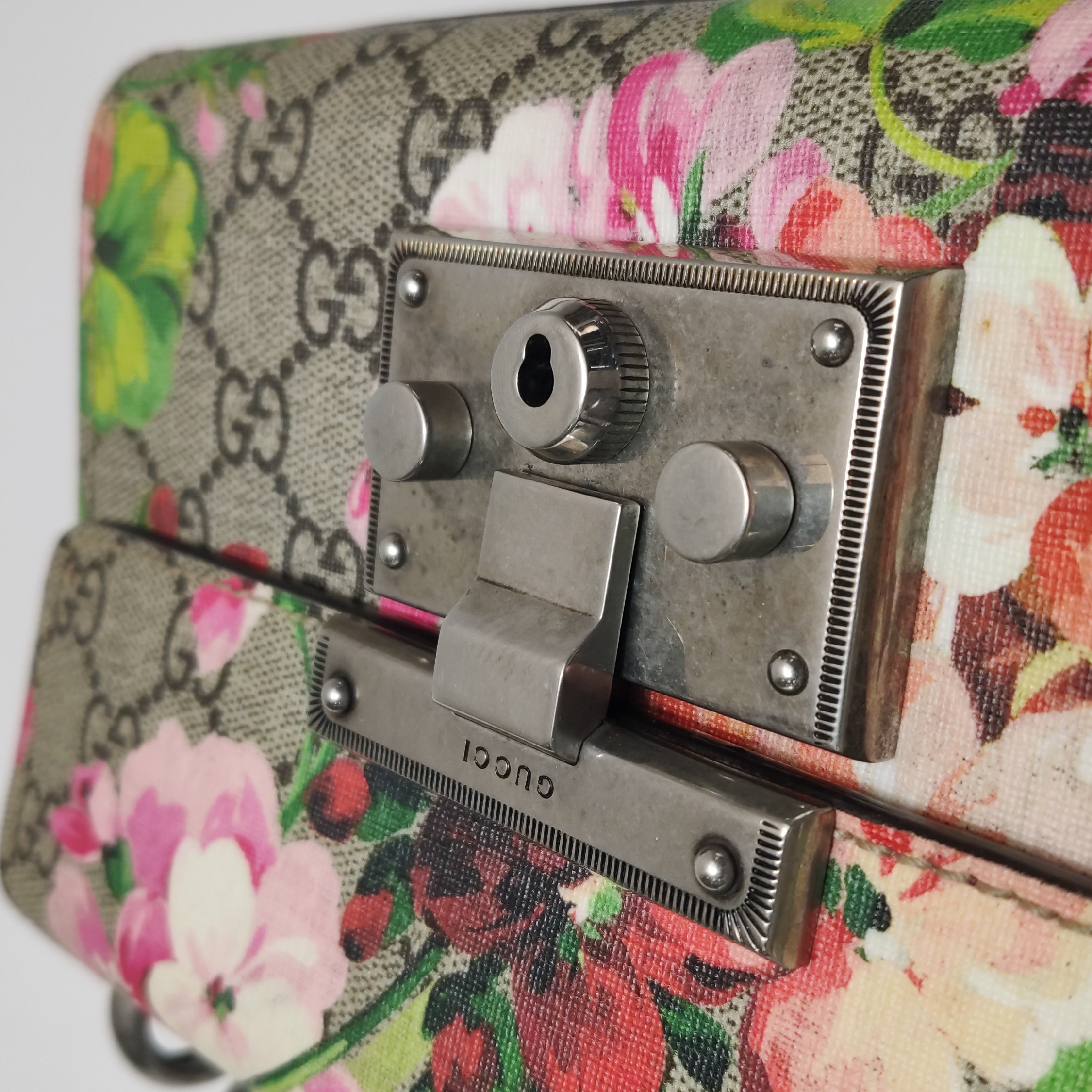 Gucci Padlock Shoulder Bag Blooms Print GG Coated Canvas Small — photo 10 of 16