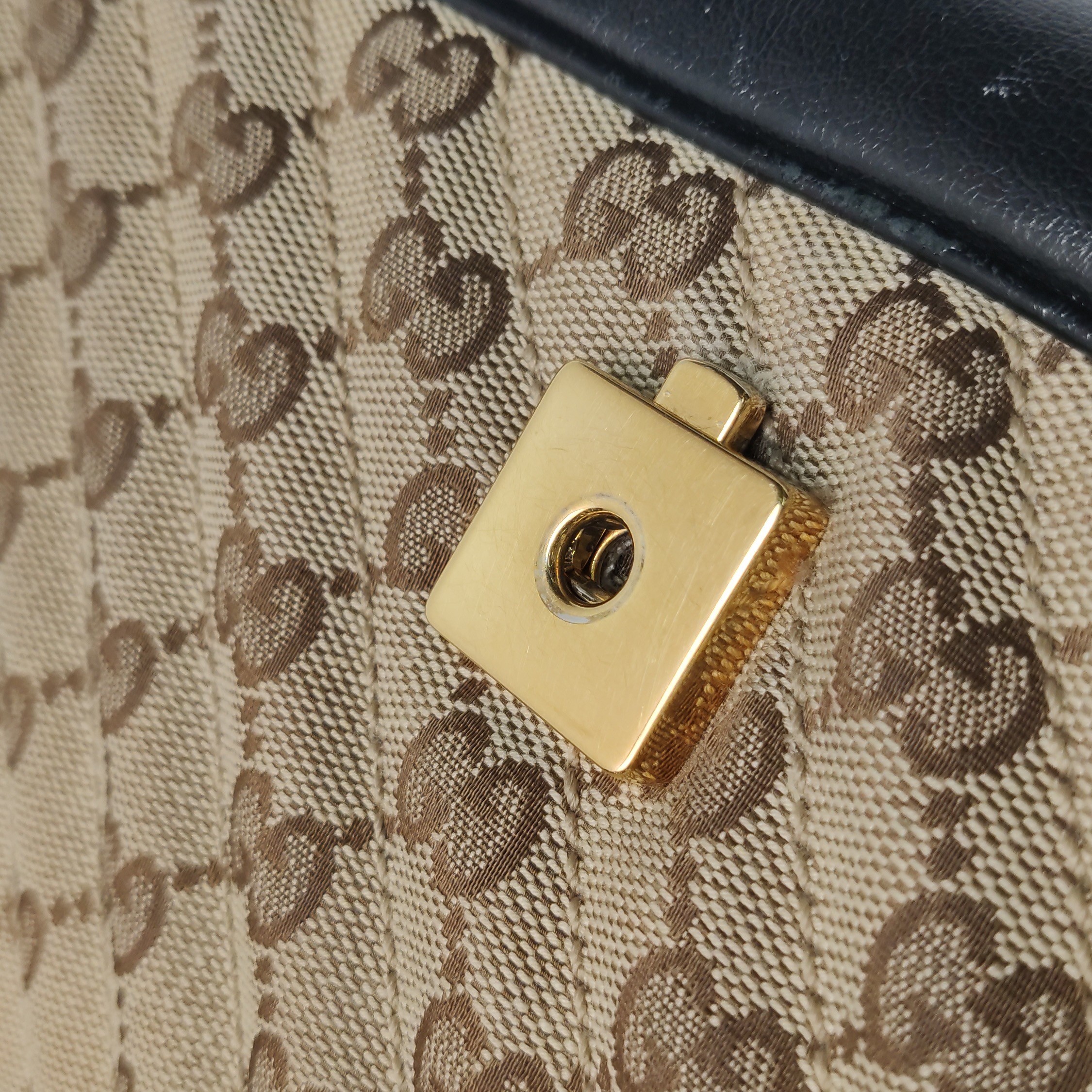 Gucci GG Marmont Flap Bag Diagonal Quilted GG Canvas with Leather Small — photo 14 of 22