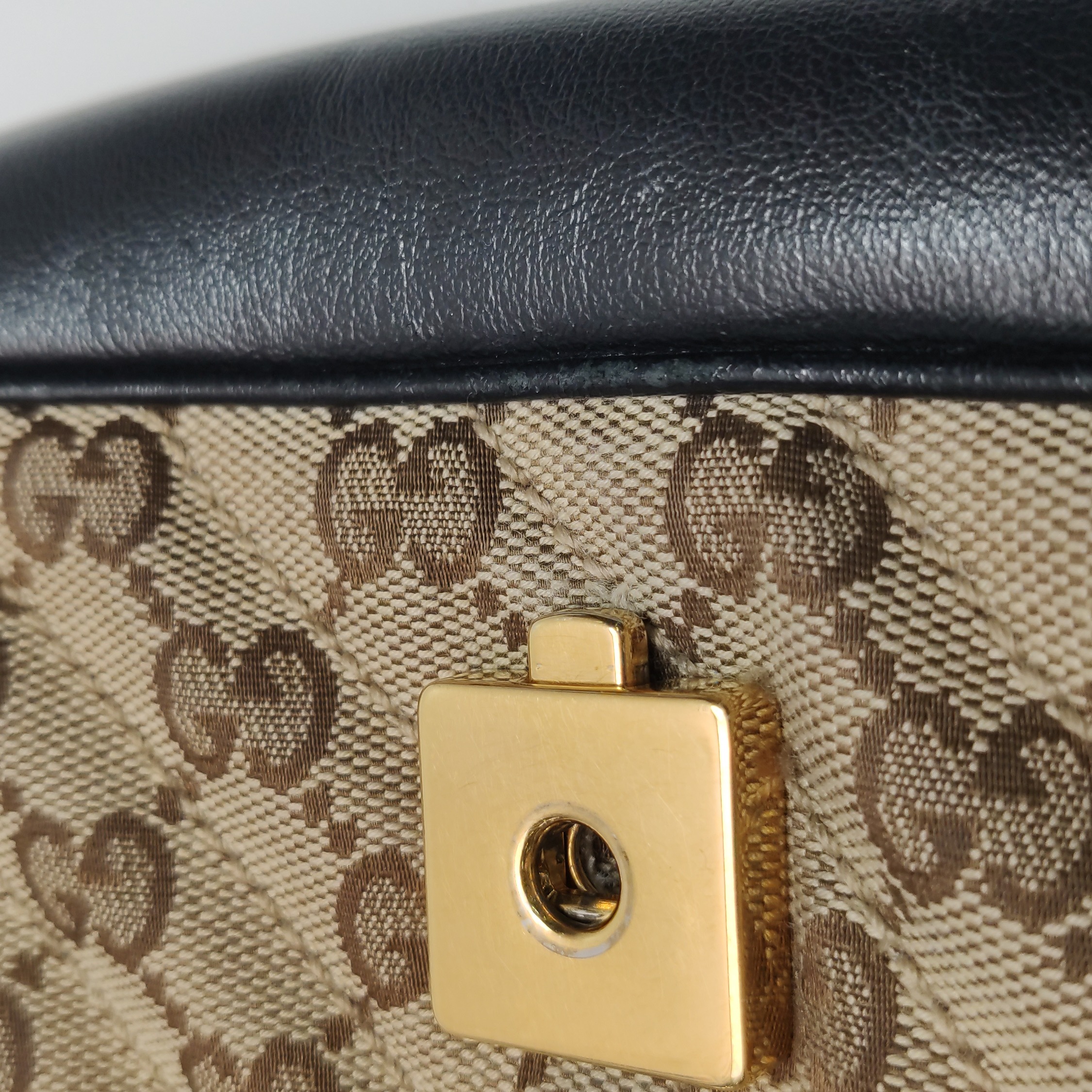 Gucci GG Marmont Flap Bag Diagonal Quilted GG Canvas with Leather Small — photo 16 of 22