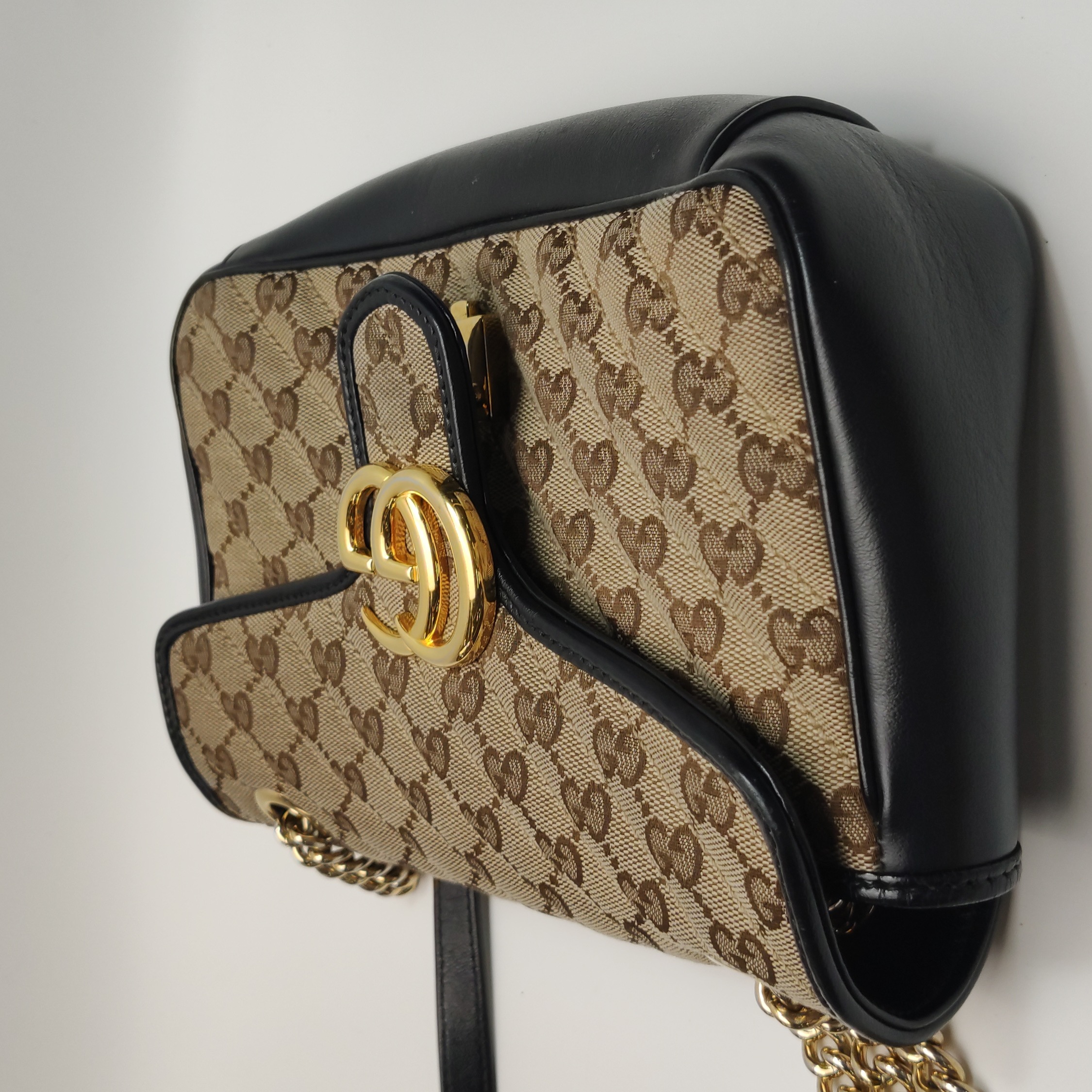 Gucci GG Marmont Flap Bag Diagonal Quilted GG Canvas with Leather Small — photo 19 of 22
