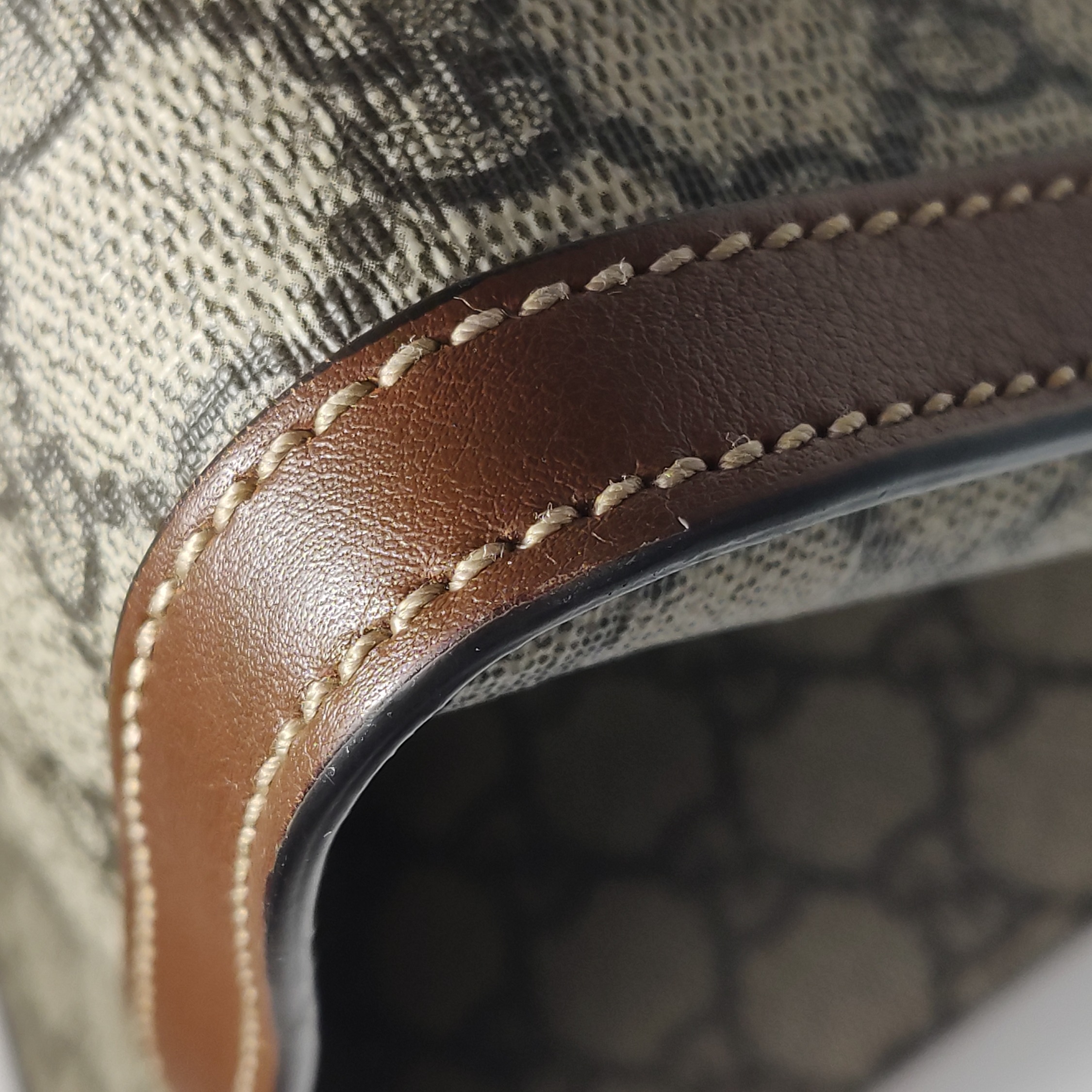 Gucci Padlock Chain Tote GG Coated Canvas with Leather Medium — photo 12 of 16