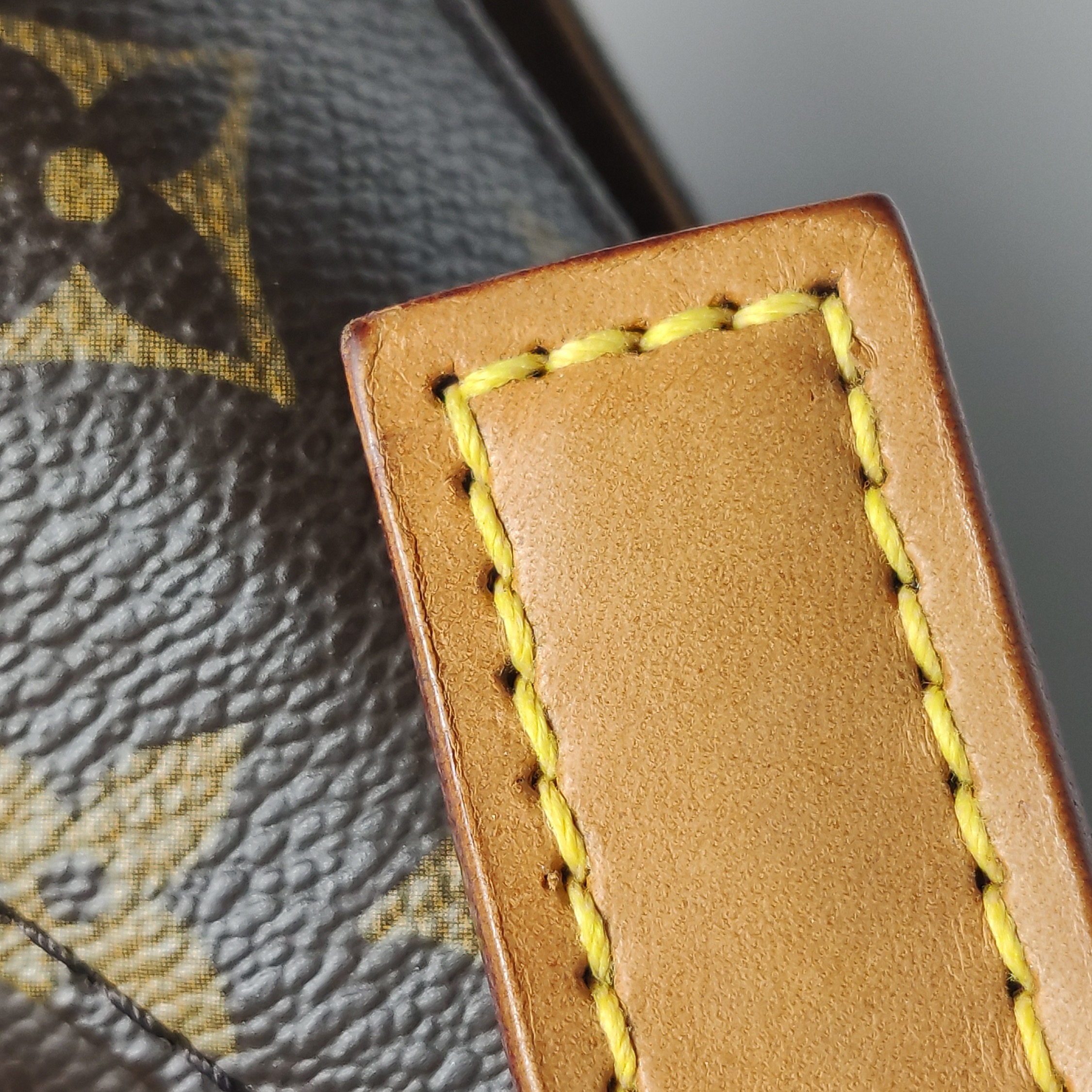 Louis Vuitton(LV) Looping Handbag Damier Mini — photo 17 of 22