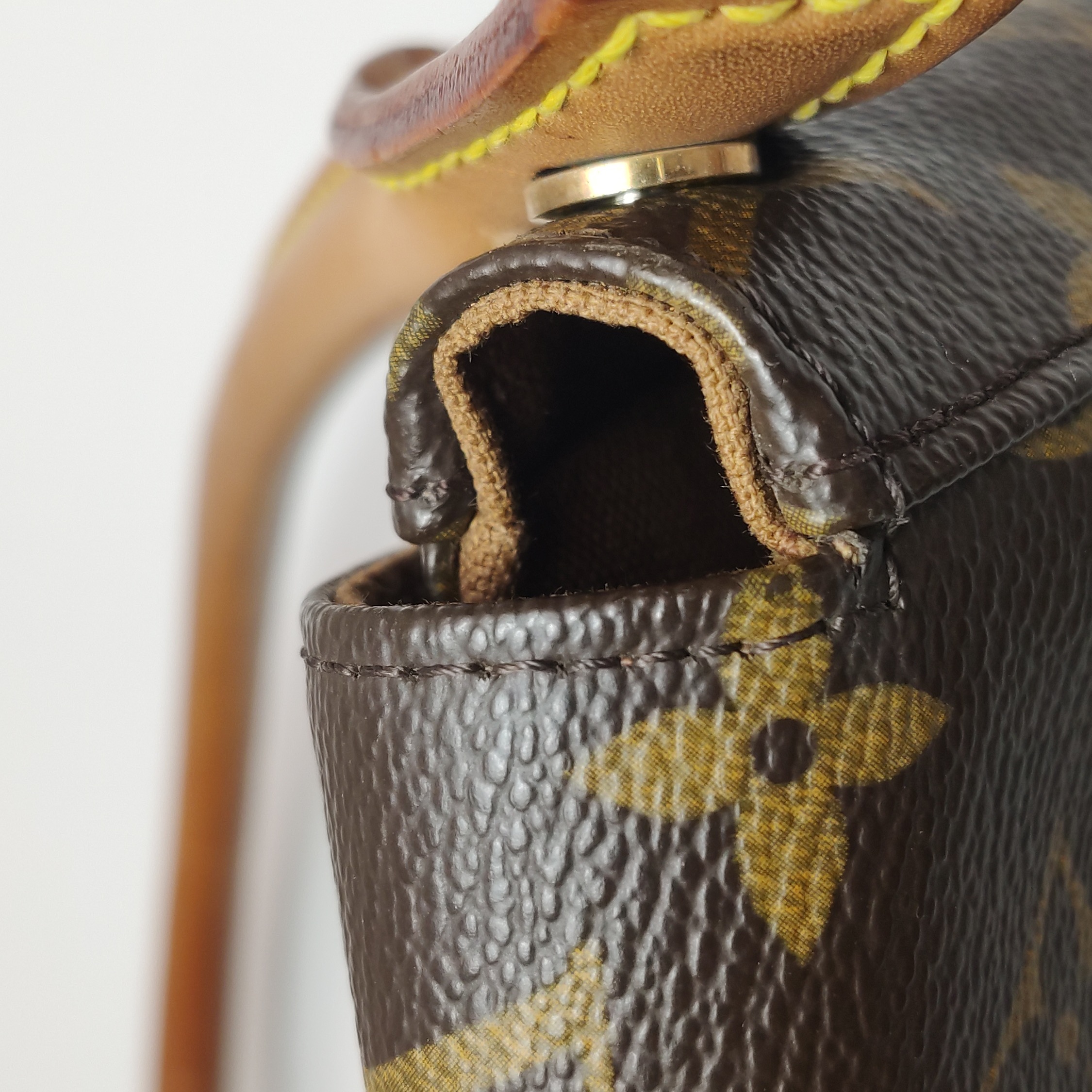 Louis Vuitton(LV) Looping Handbag Damier Mini — photo 19 of 22