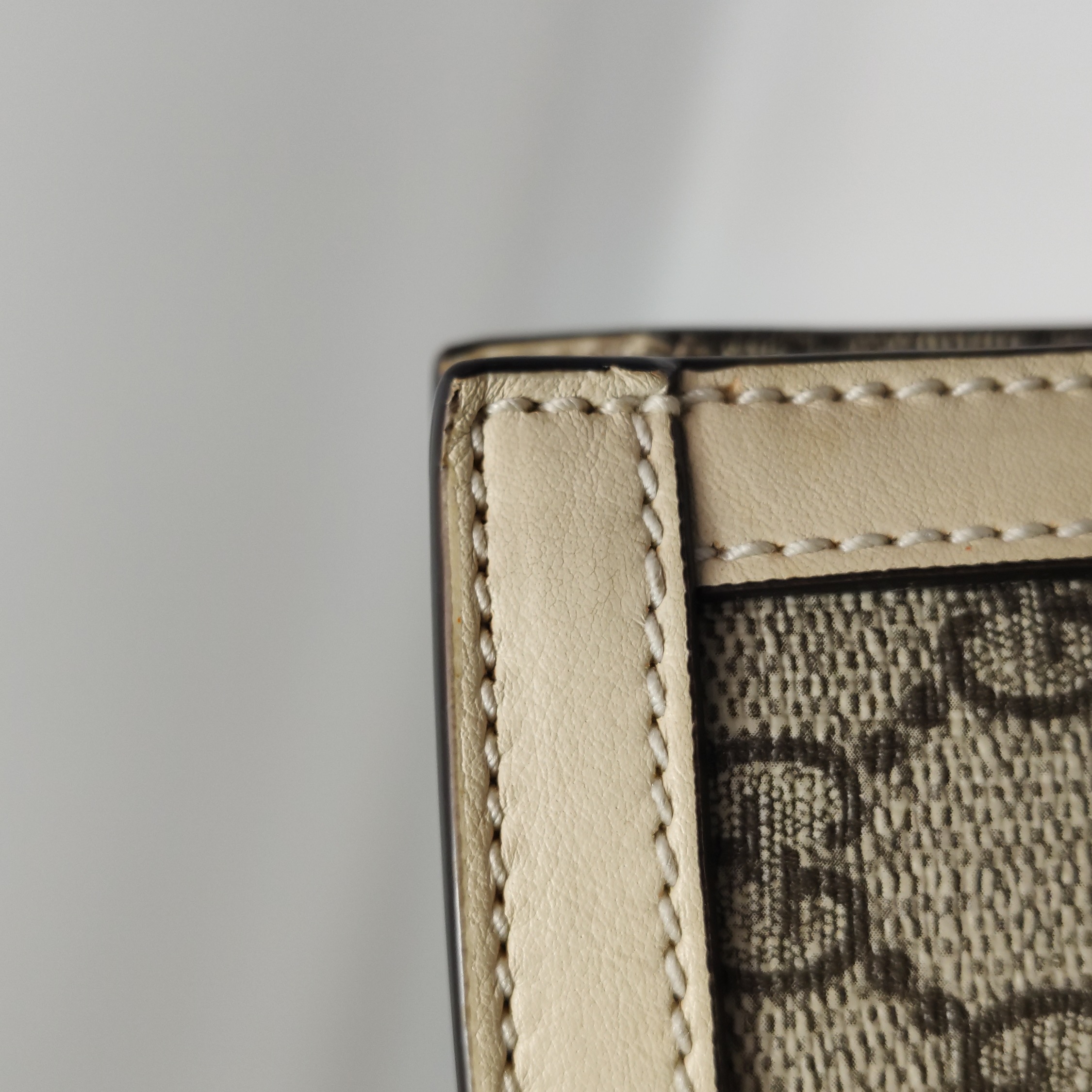 Gucci Padlock Chain Tote GG Coated Canvas with Leather Medium — photo 13 of 16