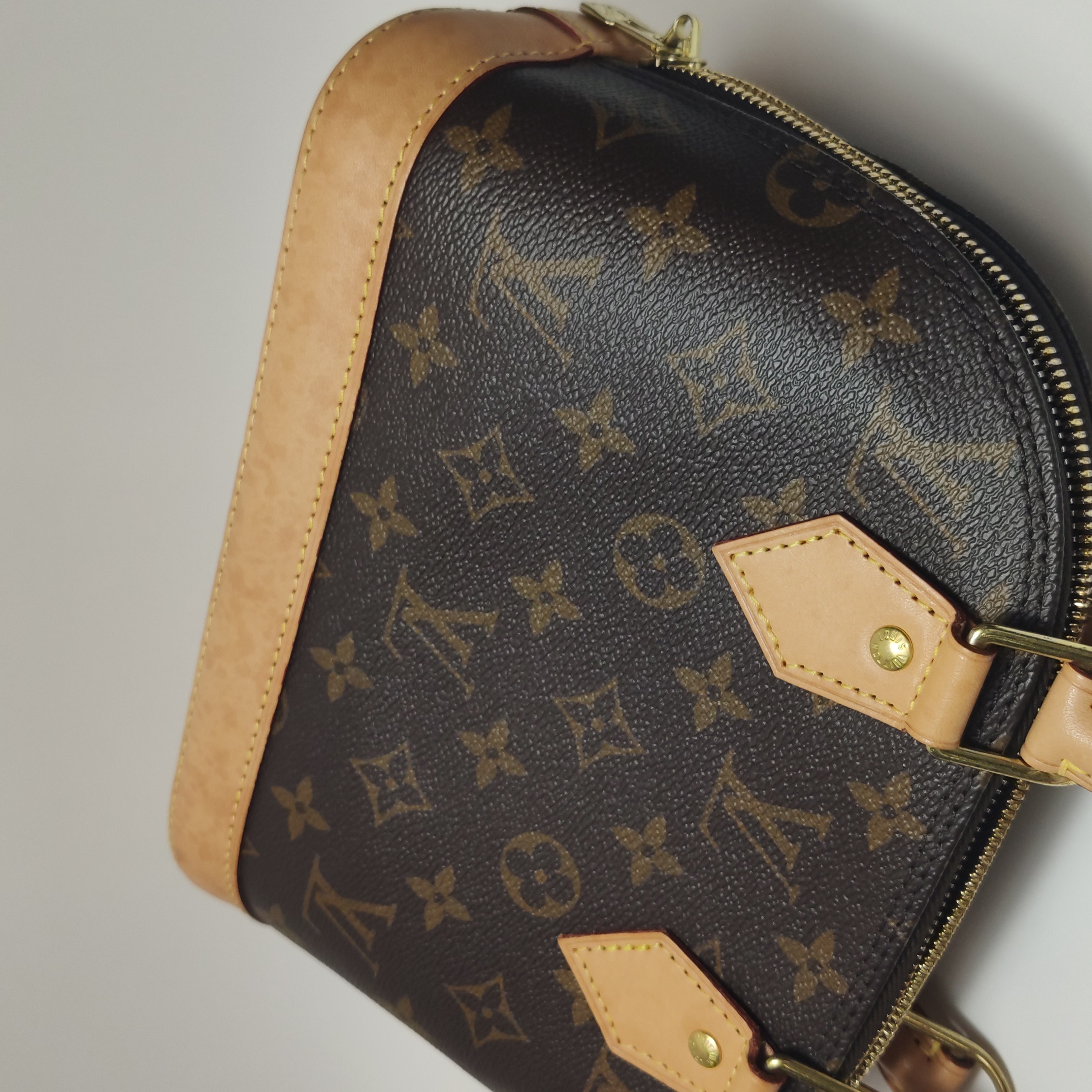 Louis Vuitton(LV) Alma Handbag Monogram Canvas BB — photo 12 of 19