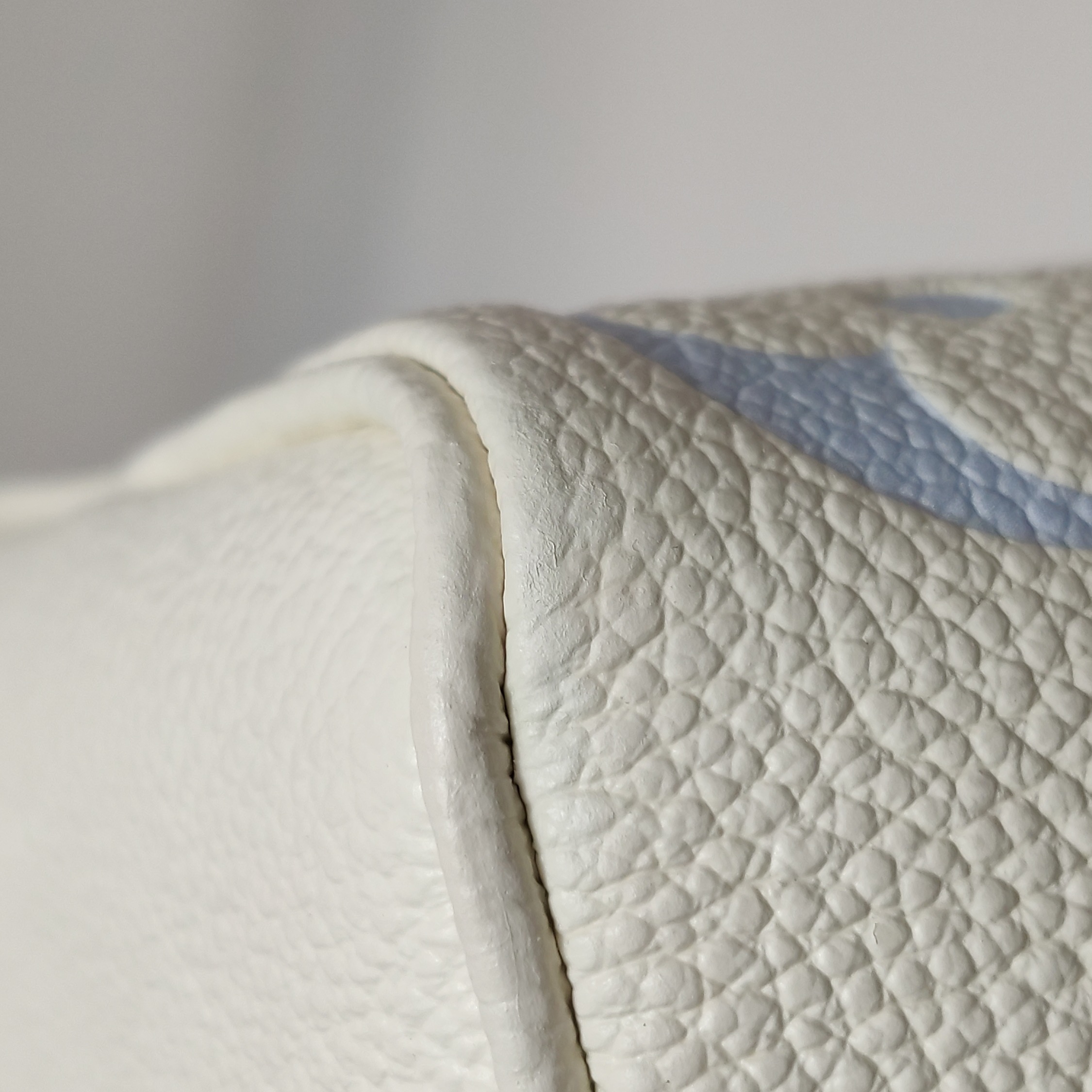 Louis Vuitton(LV) Speedy Bandouliere Bag Bicolor Monogram Empreinte Giant 20 — photo 16 of 17