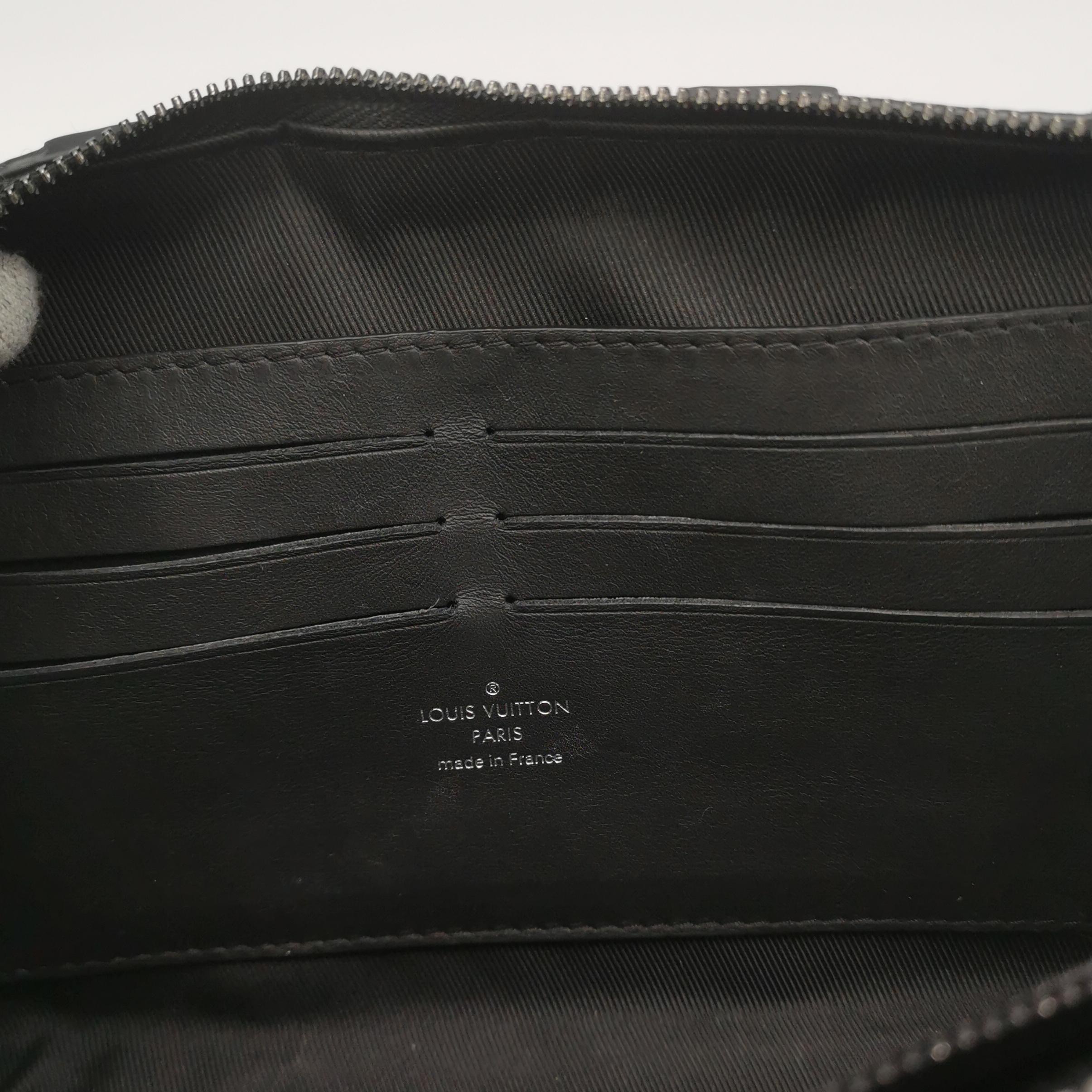 Louis Vuitton(LV) Soft Trunk Wallet Monogram Taurillon Leather — photo 10 of 21