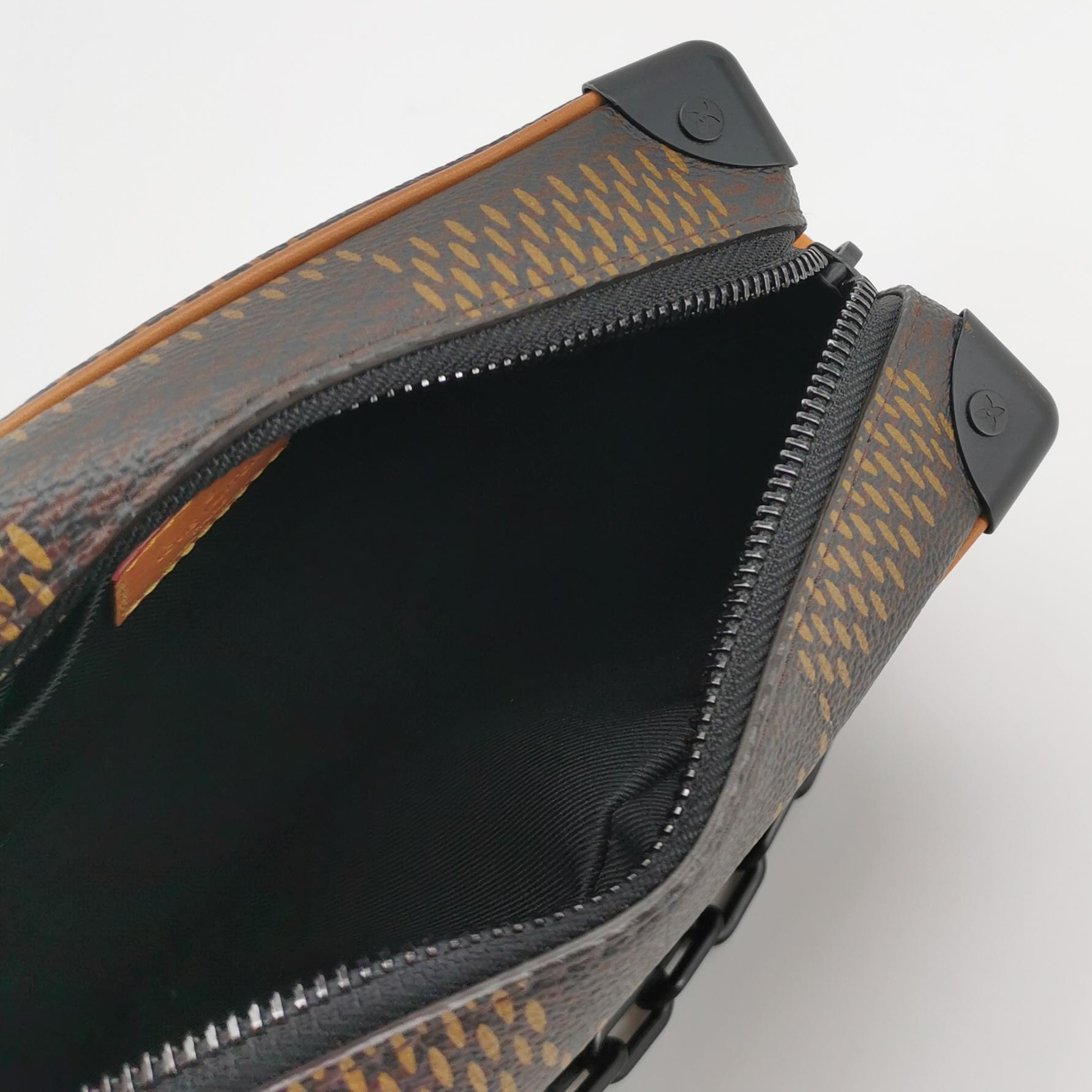 Louis Vuitton(LV) Nigo Soft Trunk Bag Limited Edition Giant Damier and Monogram Canvas Mini — photo 7 of 23
