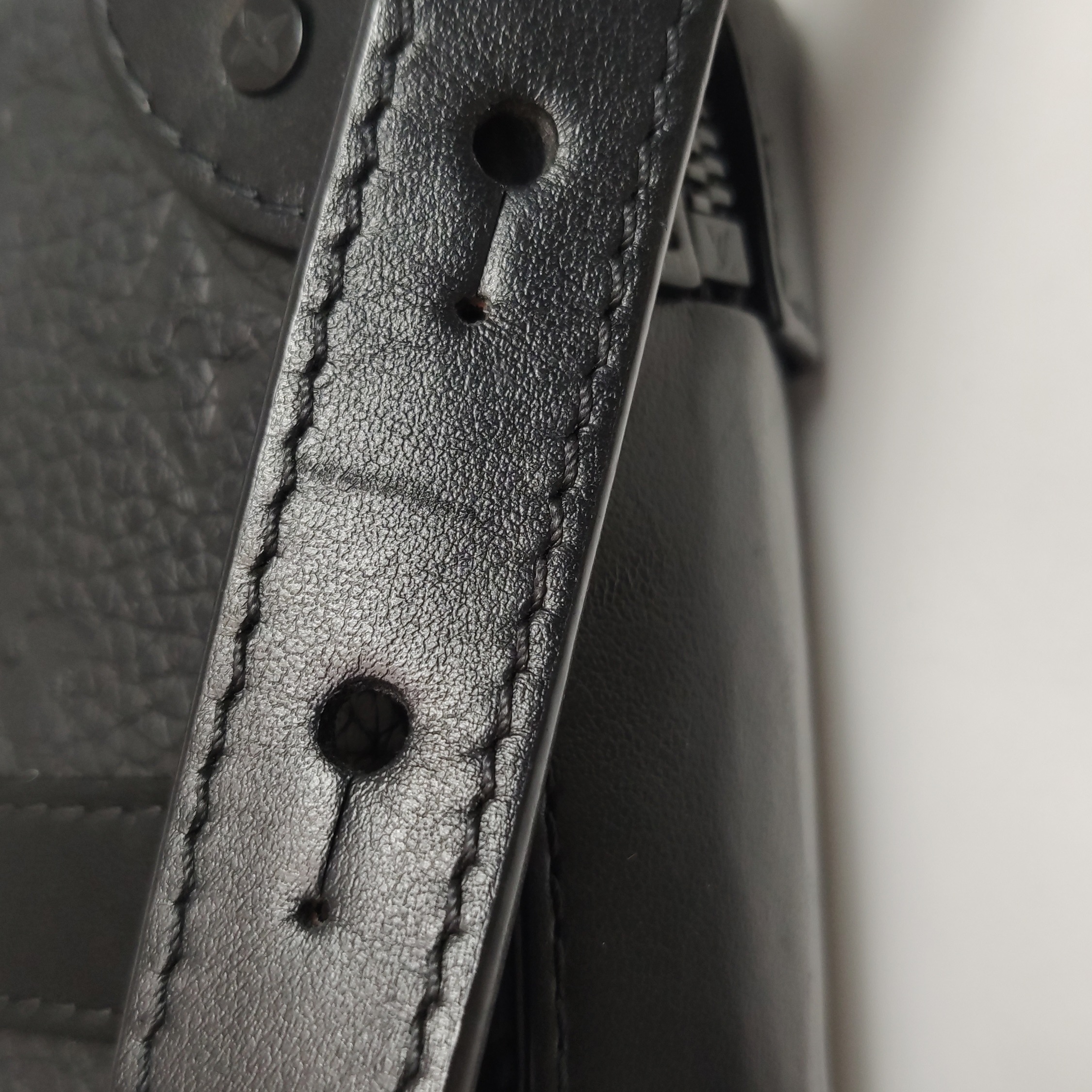Louis Vuitton(LV) Soft Trunk Wallet Monogram Taurillon Leather — photo 19 of 21