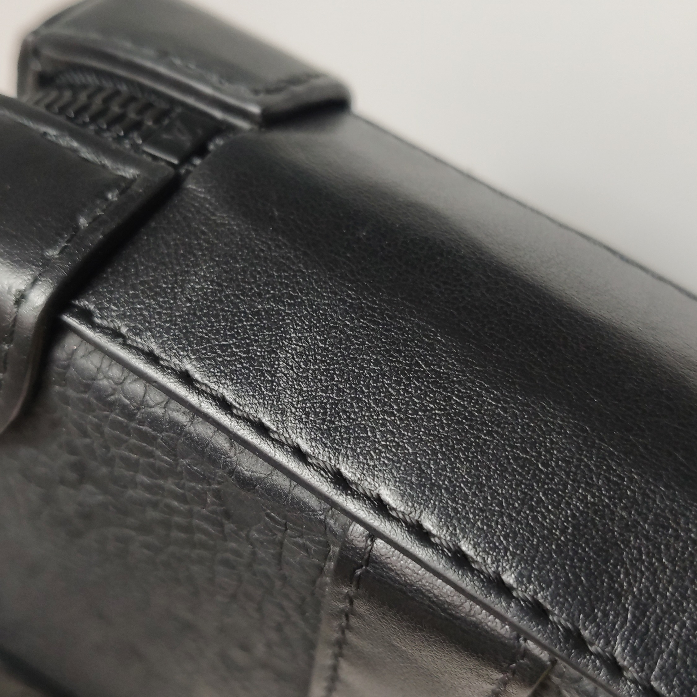 Louis Vuitton(LV) Soft Trunk Wallet Monogram Taurillon Leather — photo 13 of 21