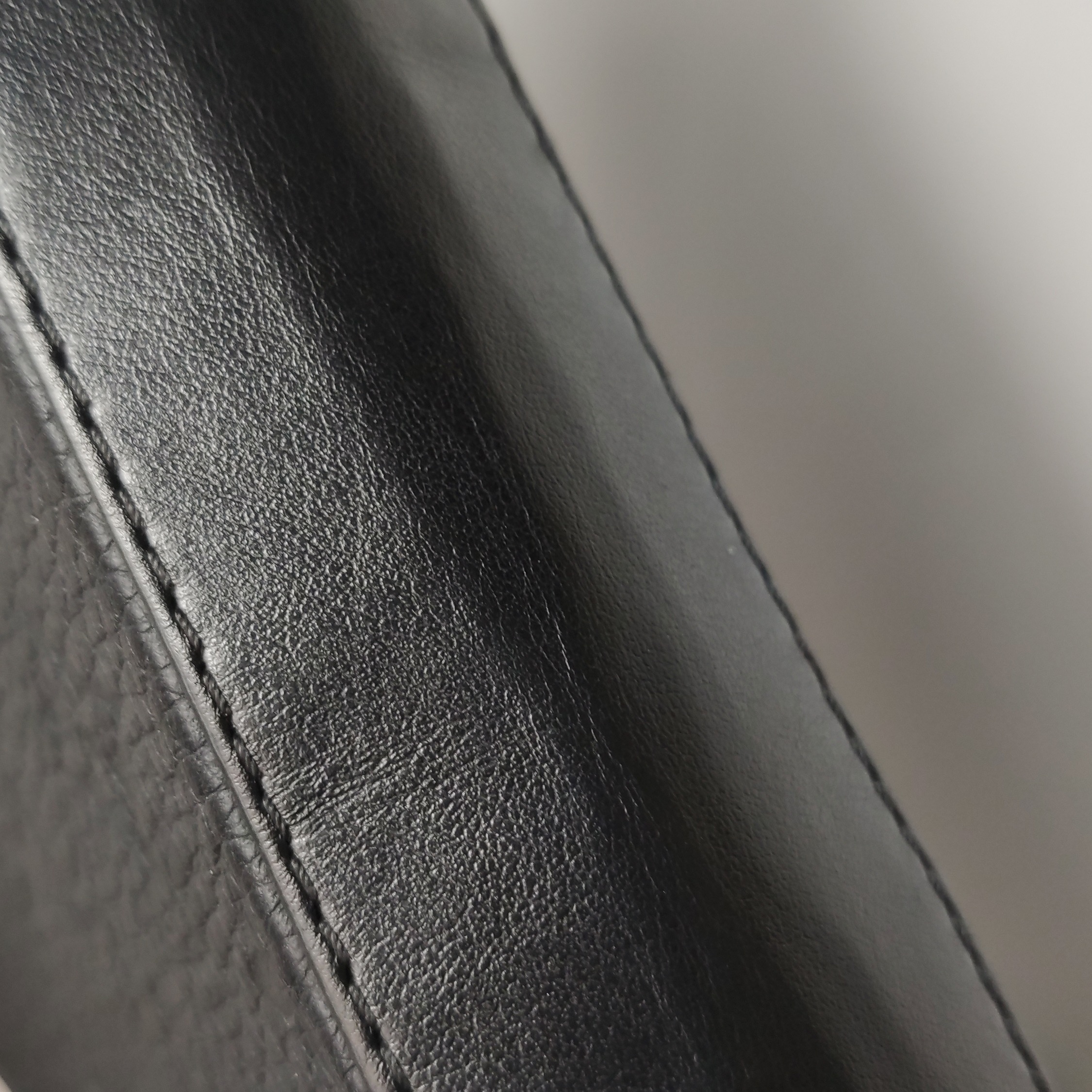 Louis Vuitton(LV) Soft Trunk Wallet Monogram Taurillon Leather — photo 12 of 21