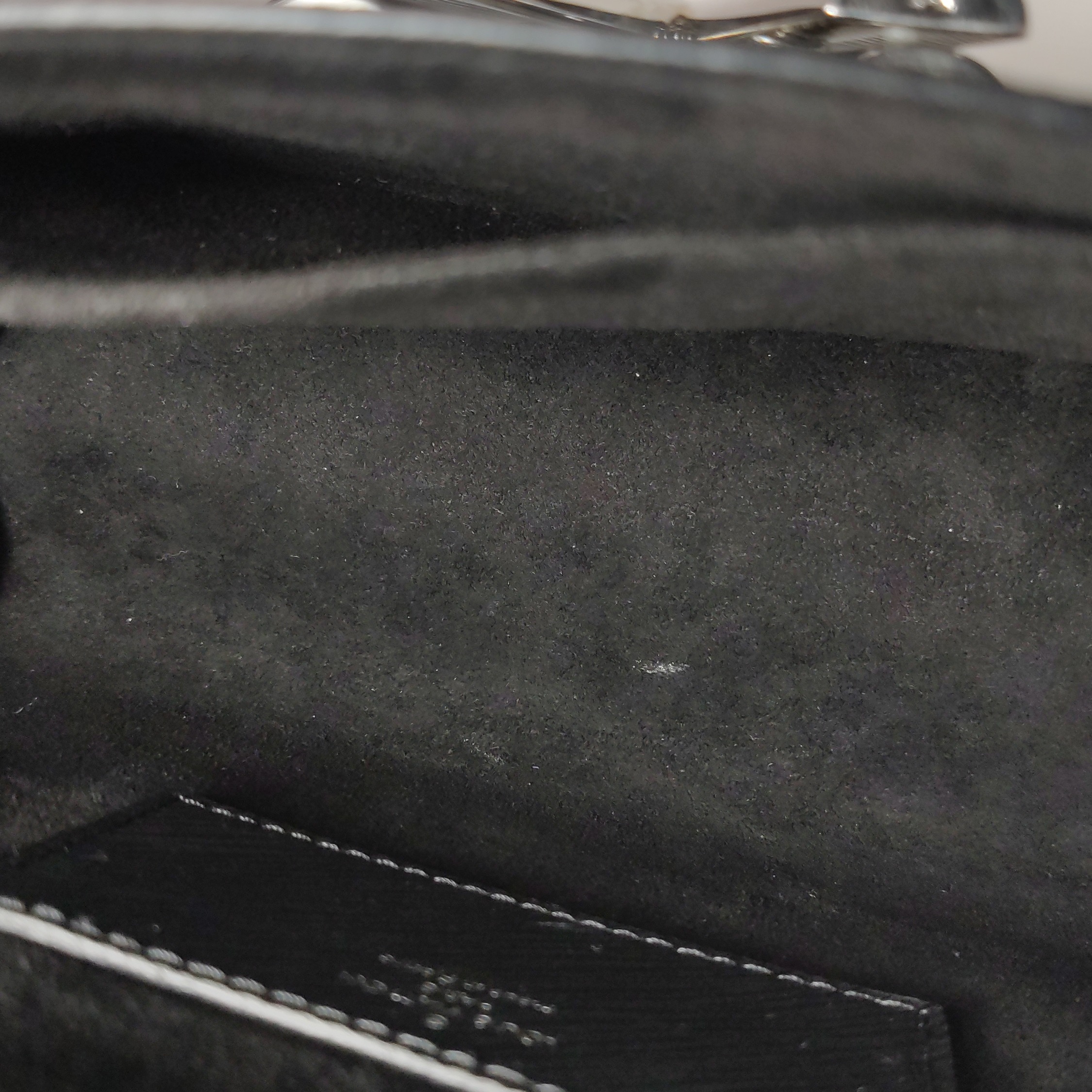 Louis Vuitton(LV) Twist Handbag Epi Leather MM — photo 8 of 17