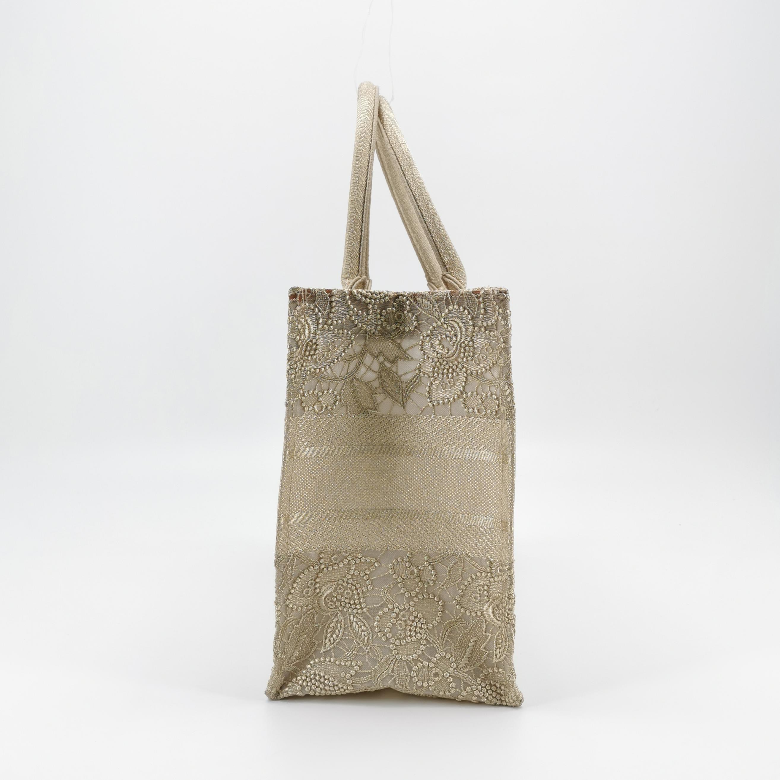 Dior Book Tote Embroidered Canvas Medium — photo 3 of 17