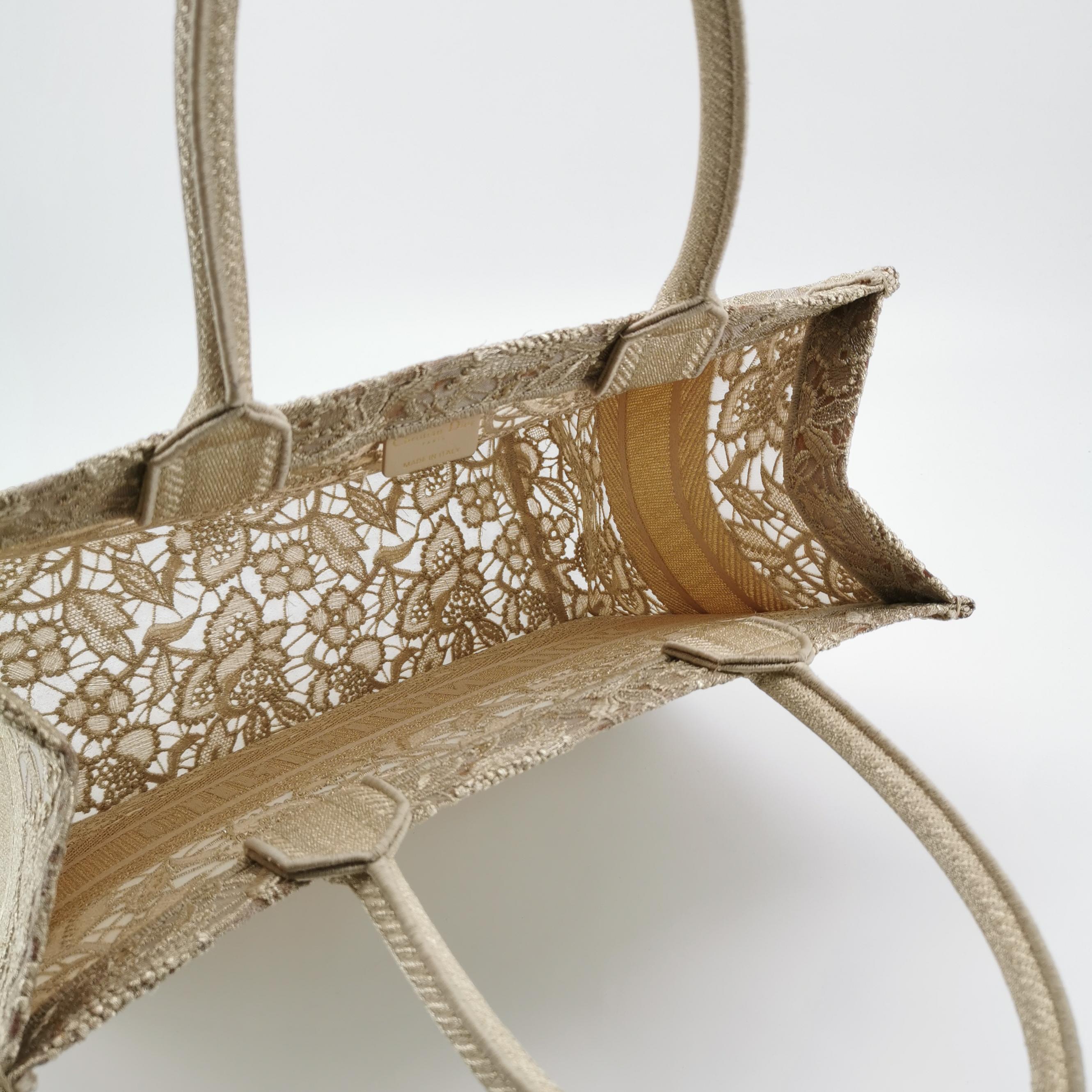 Dior Book Tote Embroidered Canvas Medium — photo 7 of 17