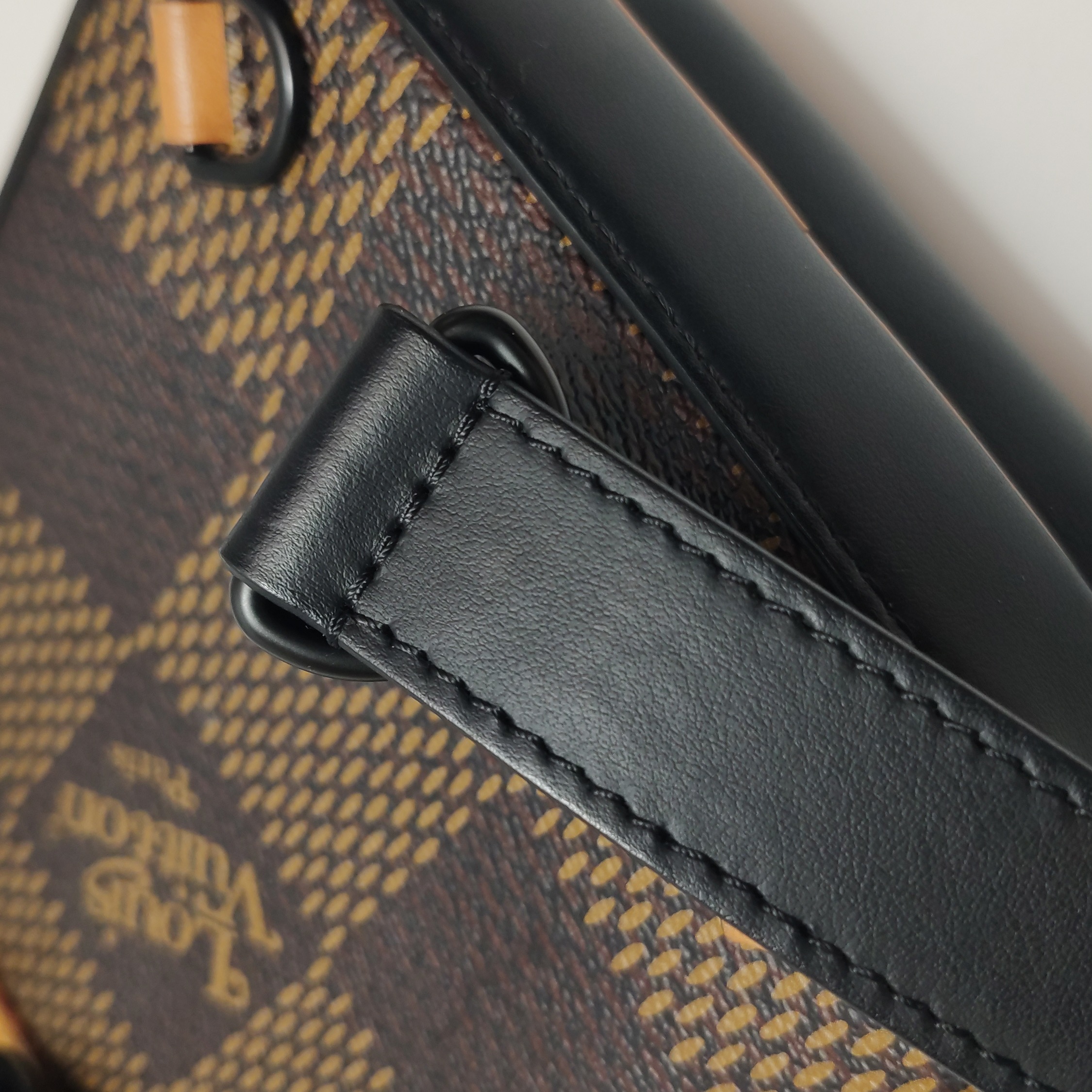 Louis Vuitton(LV) Nigo Amazone Sling Bag Limited Edition Giant Damier and Monogram Canvas — photo 17 of 18