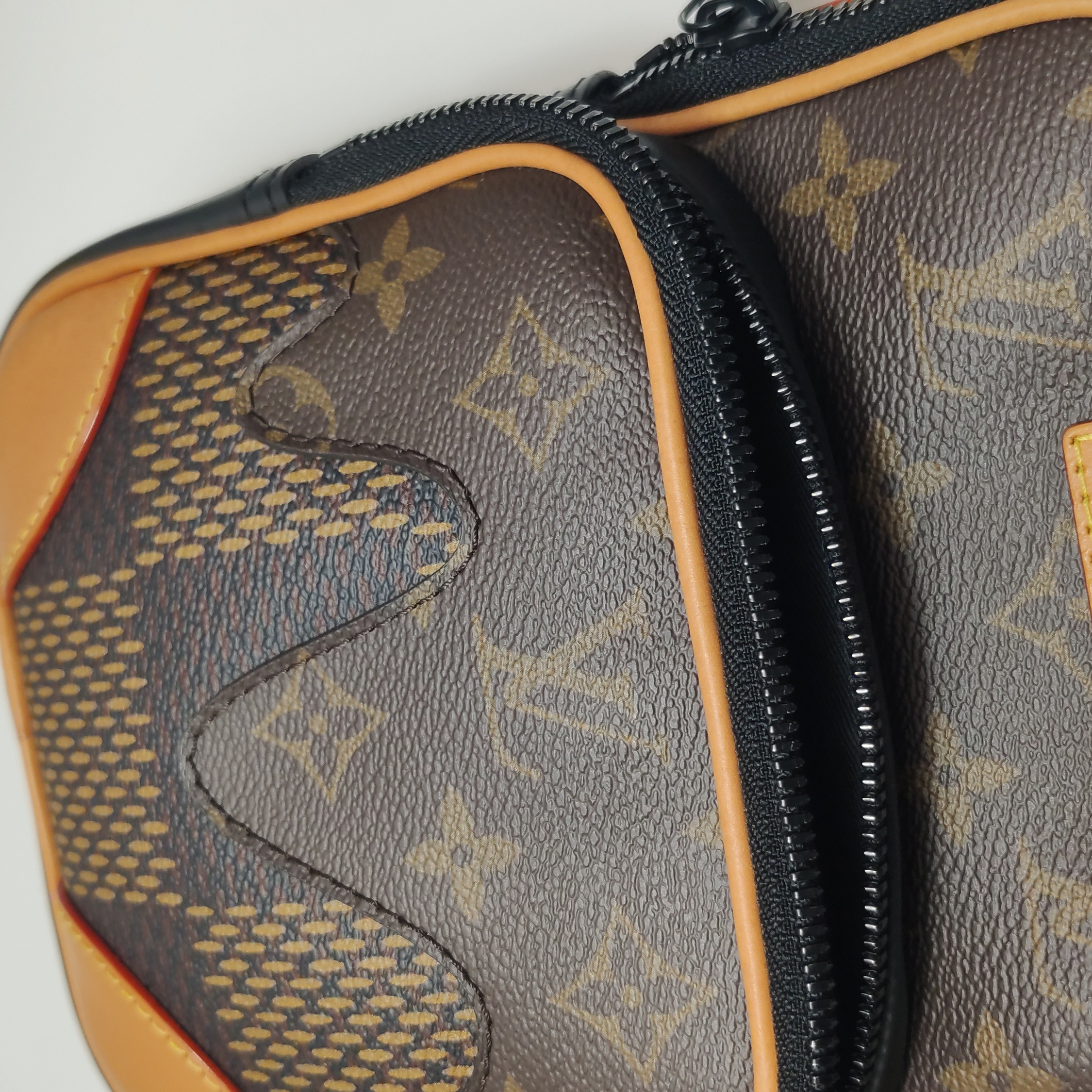 Louis Vuitton(LV) Nigo Amazone Sling Bag Limited Edition Giant Damier and Monogram Canvas — photo 13 of 18