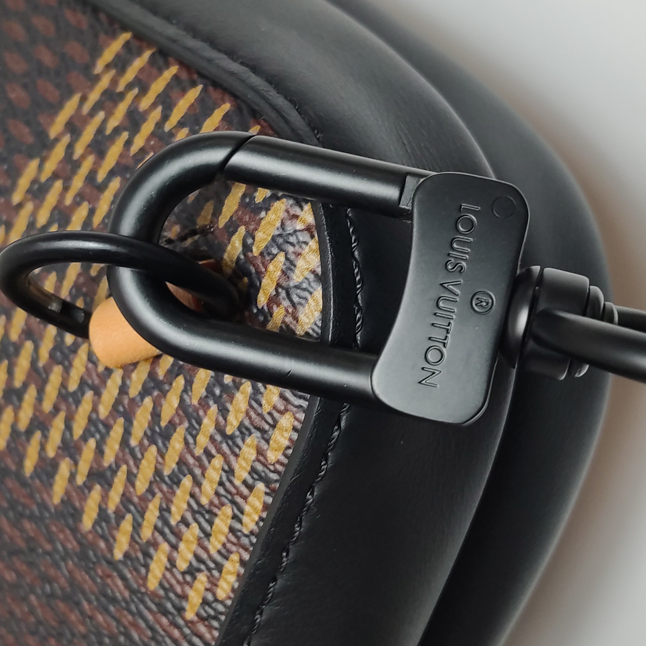 Louis Vuitton(LV) Nigo Amazone Sling Bag Limited Edition Giant Damier and Monogram Canvas — photo 13 of 15