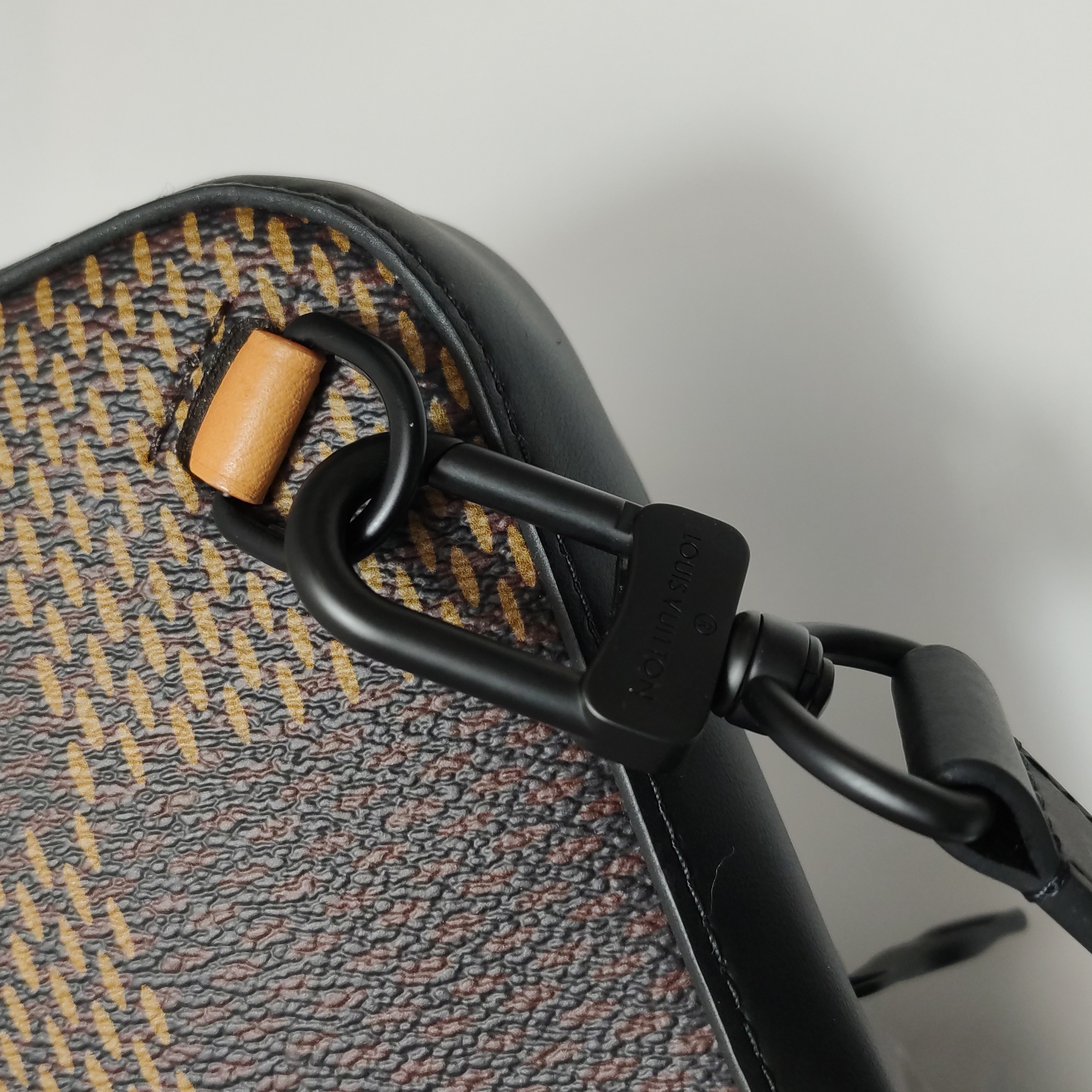 Louis Vuitton(LV) Nigo Amazone Sling Bag Limited Edition Giant Damier and Monogram Canvas — photo 9 of 12