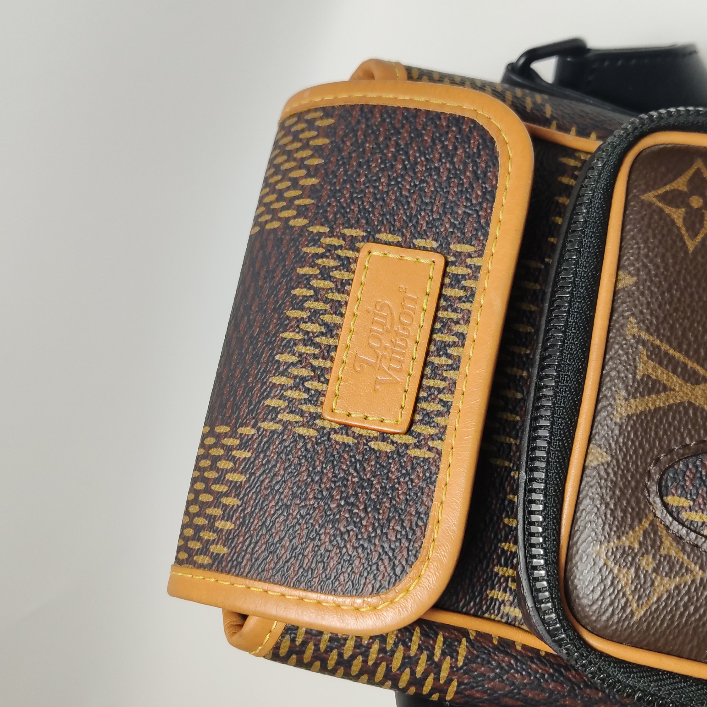 Louis Vuitton(LV) Nigo Amazone Messenger Bag Limited Edition Giant Damier and Monogram Canvas Nano — photo 9 of 15