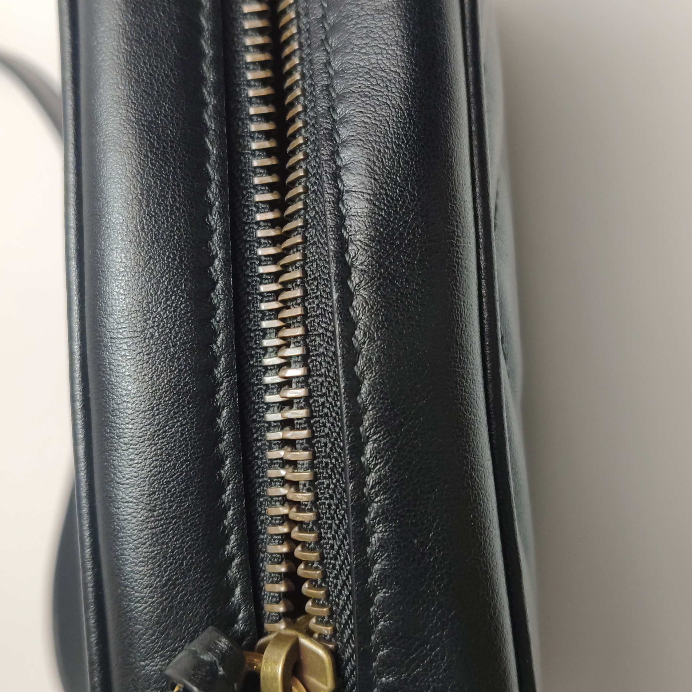 Gucci GG Marmont Shoulder Bag Matelasse Leather Mini — photo 13 of 18