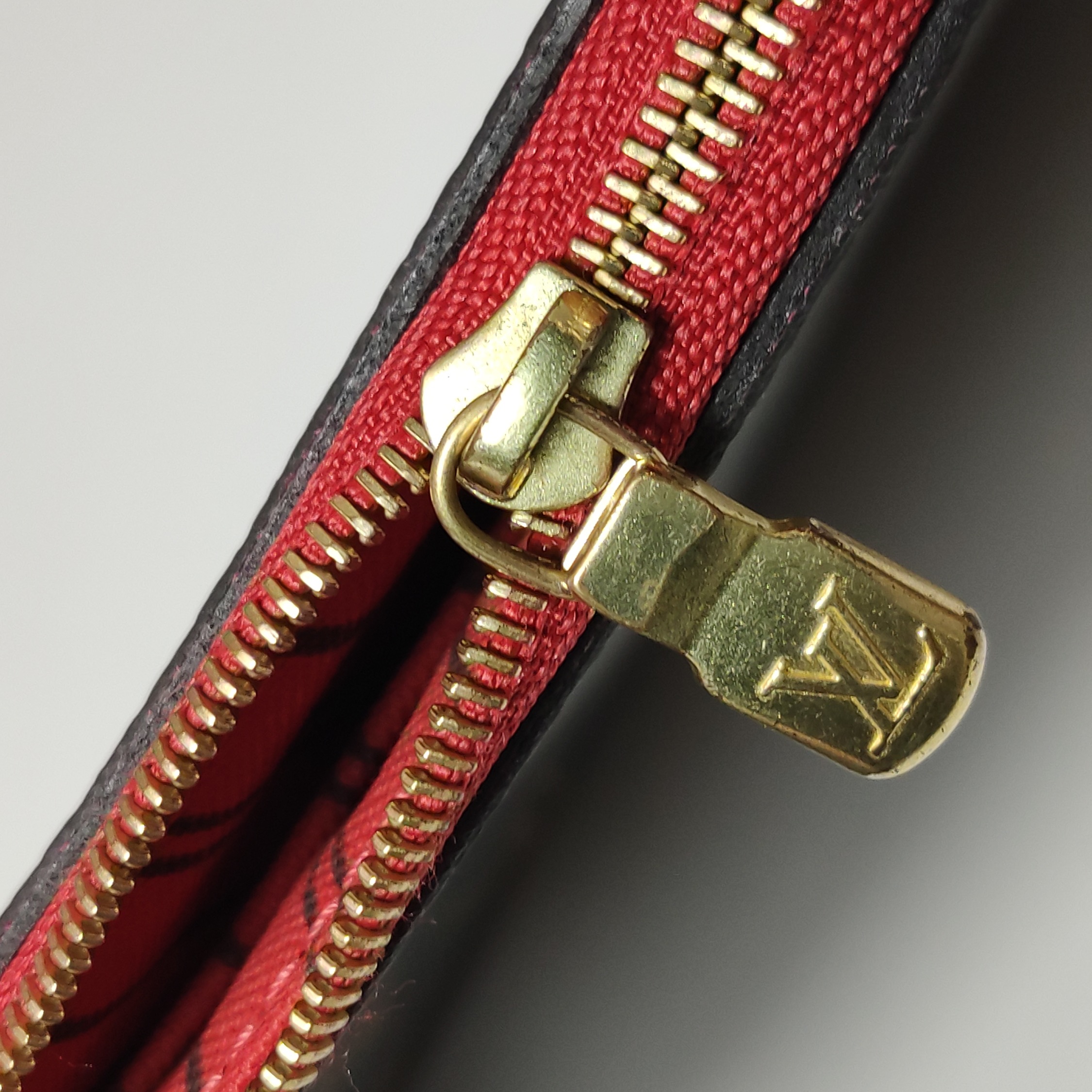 Louis Vuitton(LV) Neverfull Tote Monogram Canvas MM — photo 20 of 23