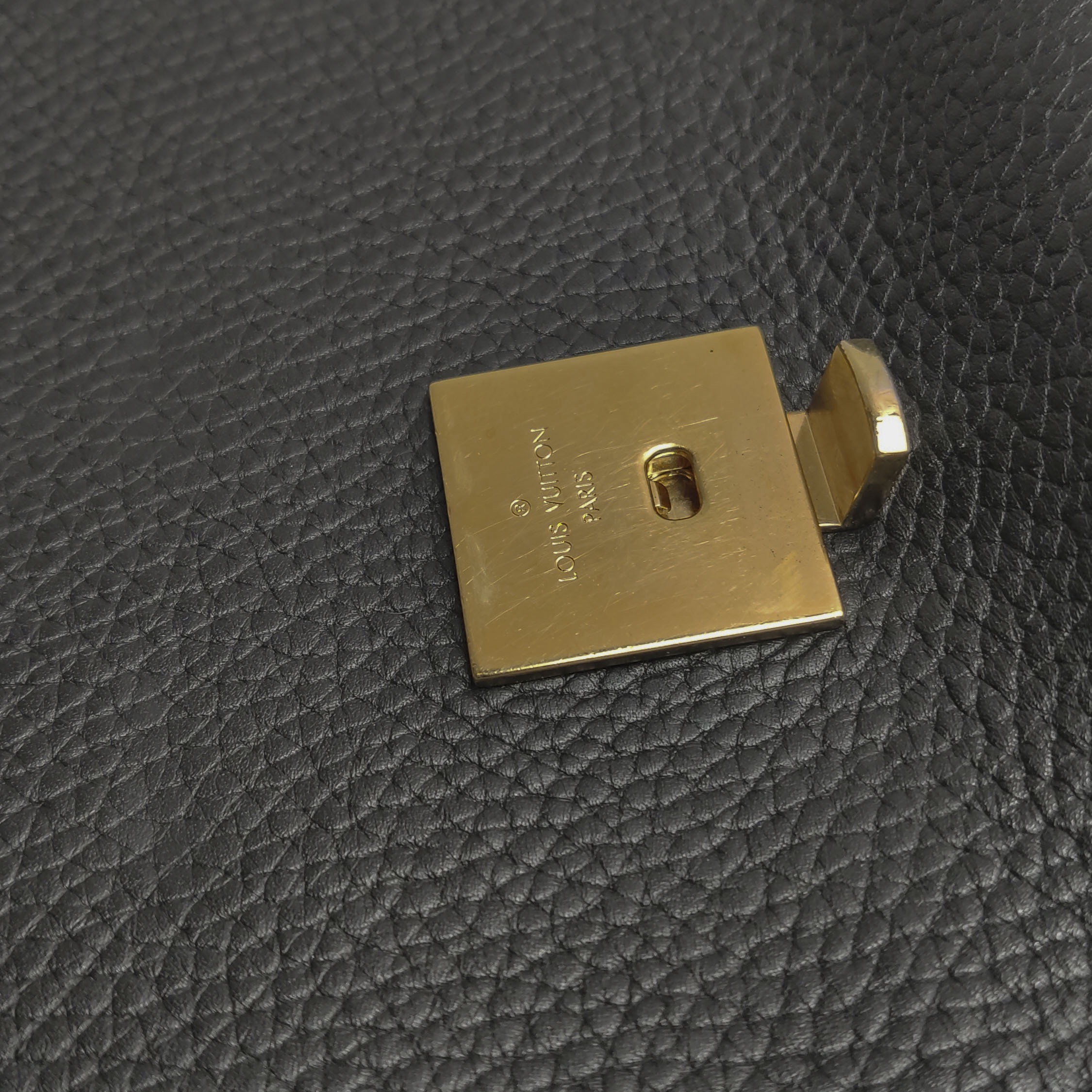 Louis Vuitton(LV) Volta Handbag Leather — photo 11 of 18