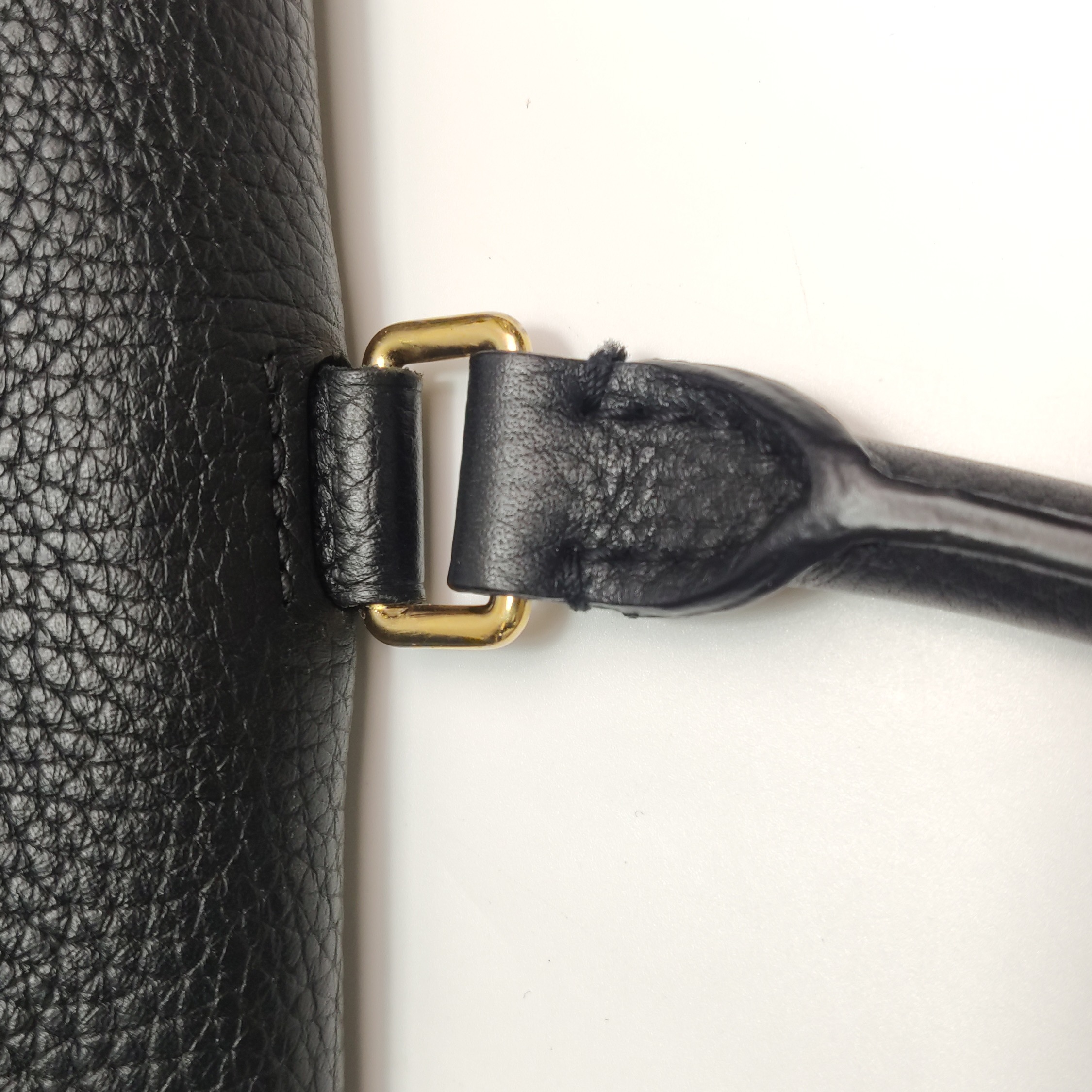 Louis Vuitton(LV) Volta Handbag Leather — photo 18 of 18