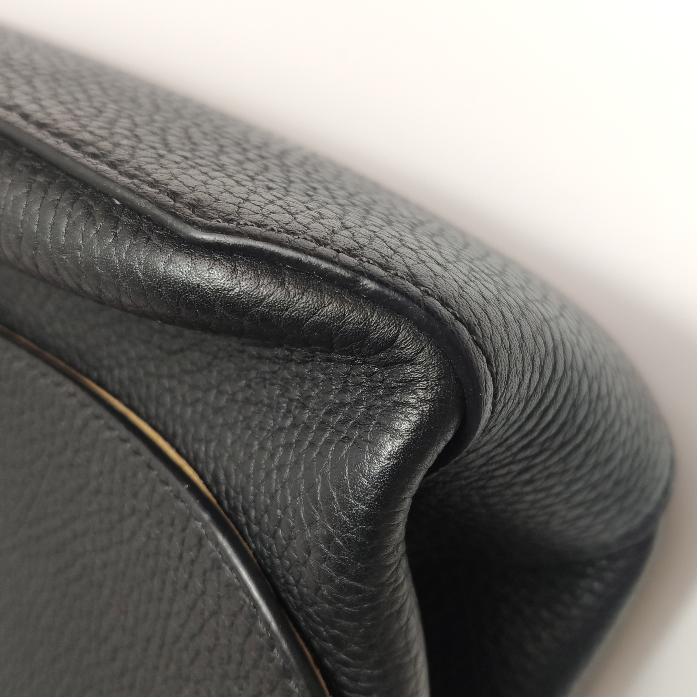 Louis Vuitton(LV) Volta Handbag Leather — photo 13 of 18