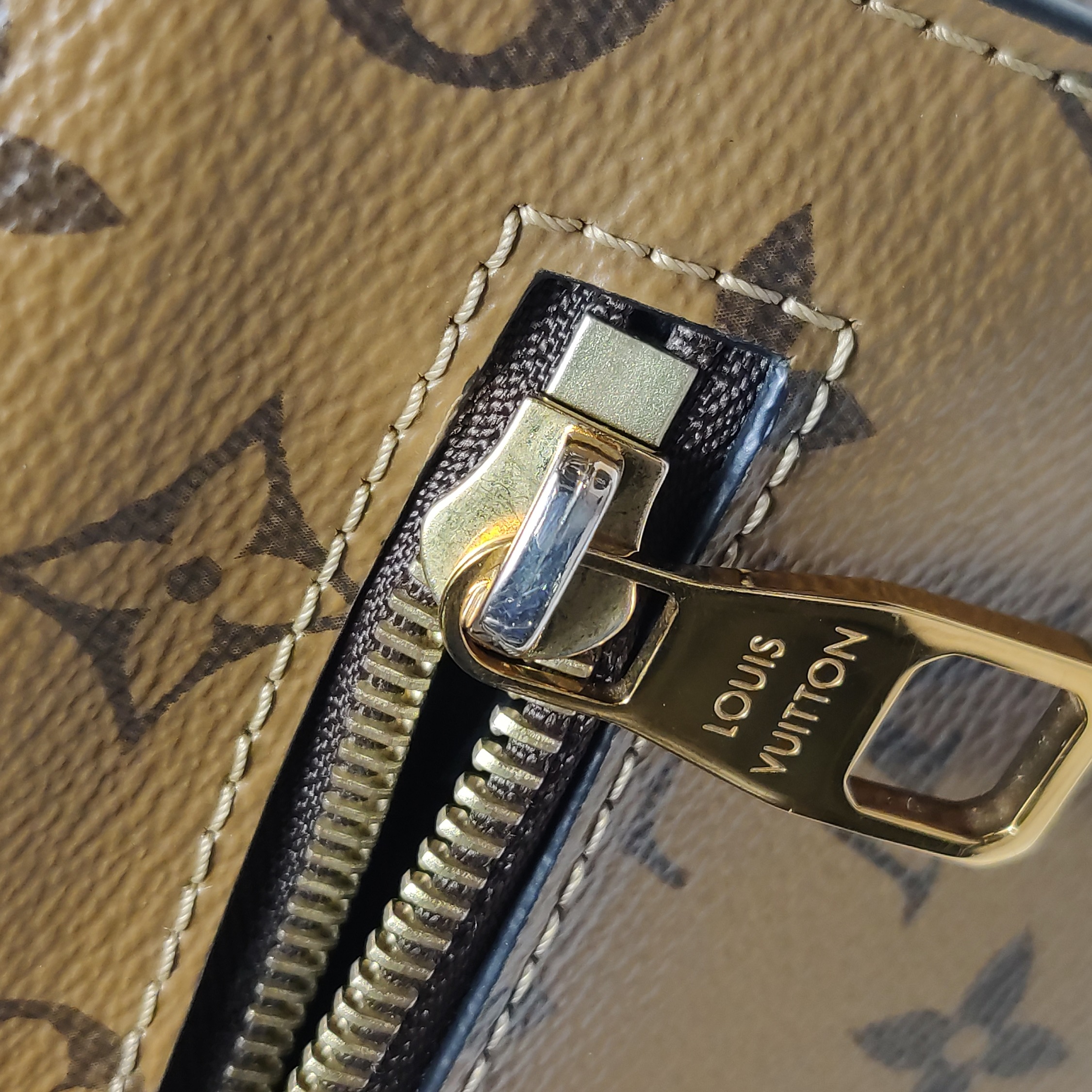 Louis Vuitton(LV) Pochette Metis Reverse Monogram Canvas — photo 20 of 24