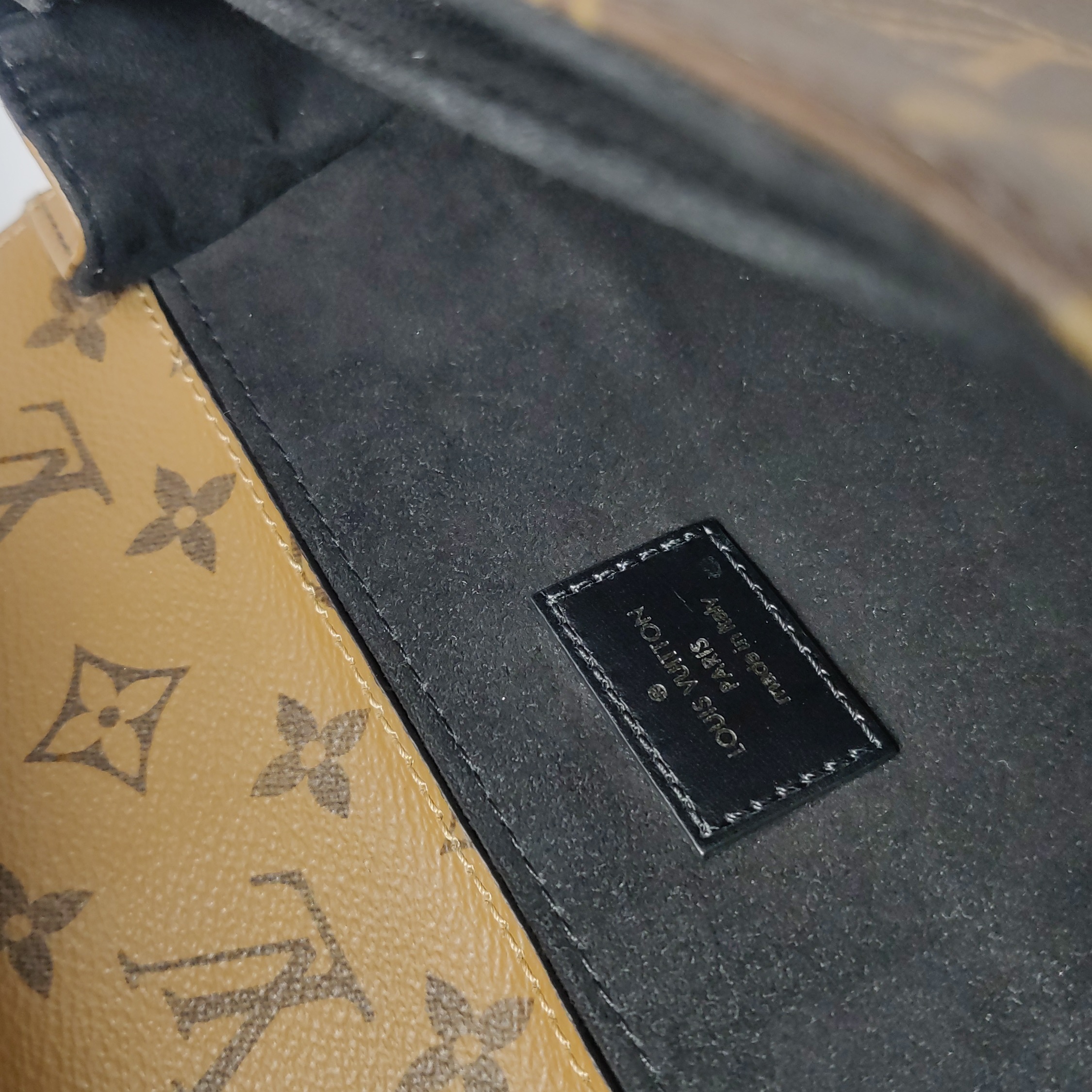 Louis Vuitton(LV) Pochette Metis Reverse Monogram Canvas — photo 12 of 24