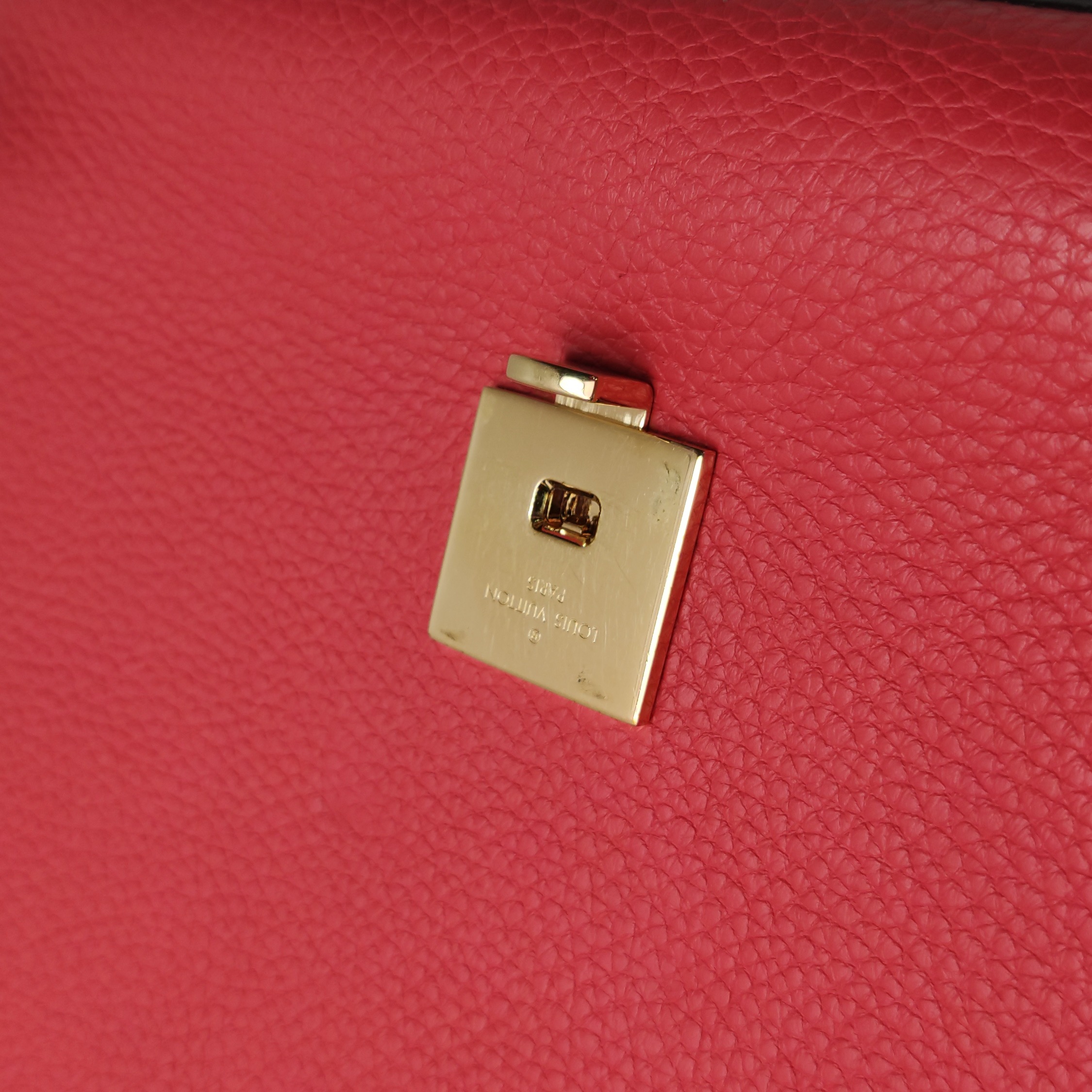 Louis Vuitton(LV) Volta Handbag Leather — photo 13 of 23