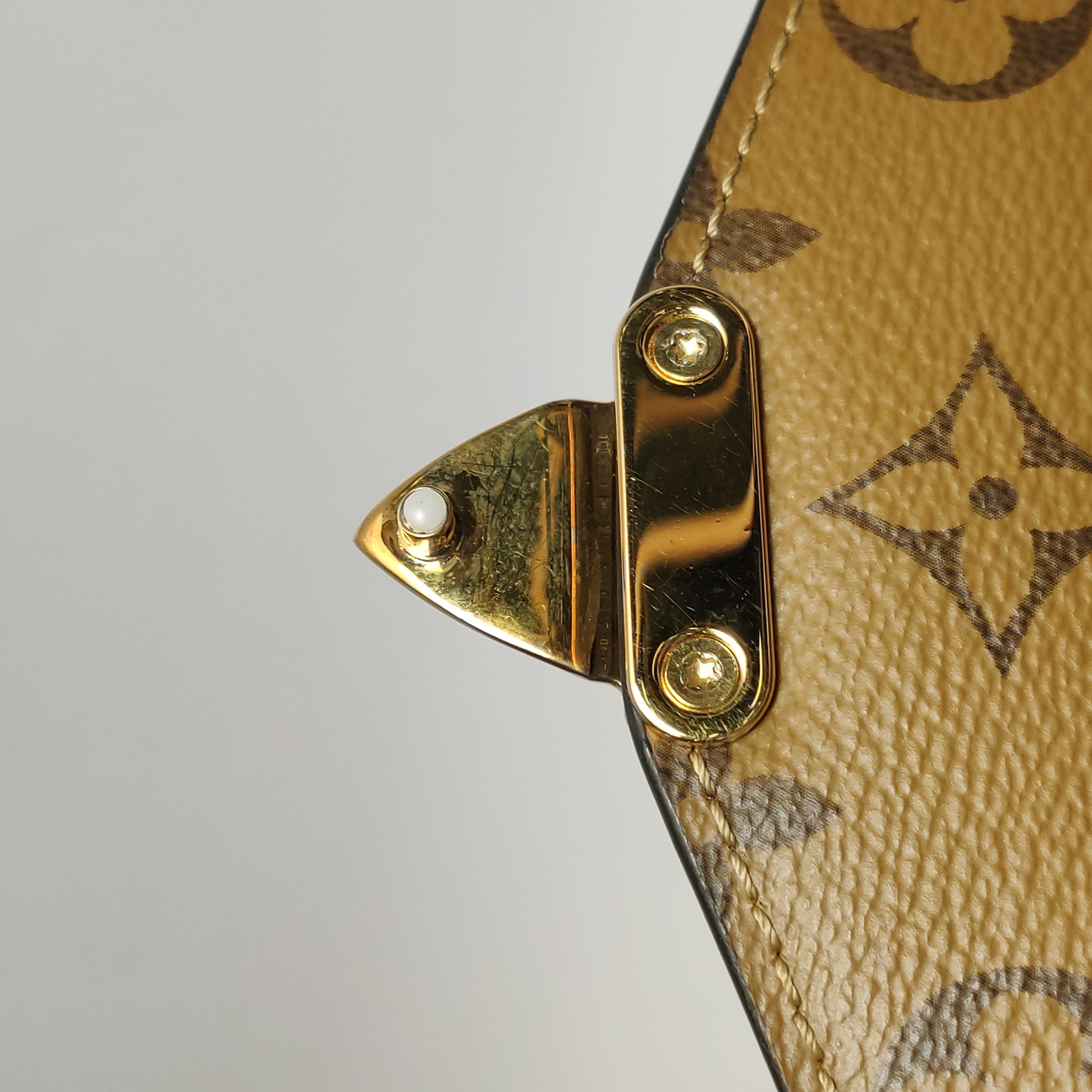Louis Vuitton(LV) Pochette Metis Reverse Monogram Canvas — photo 19 of 24