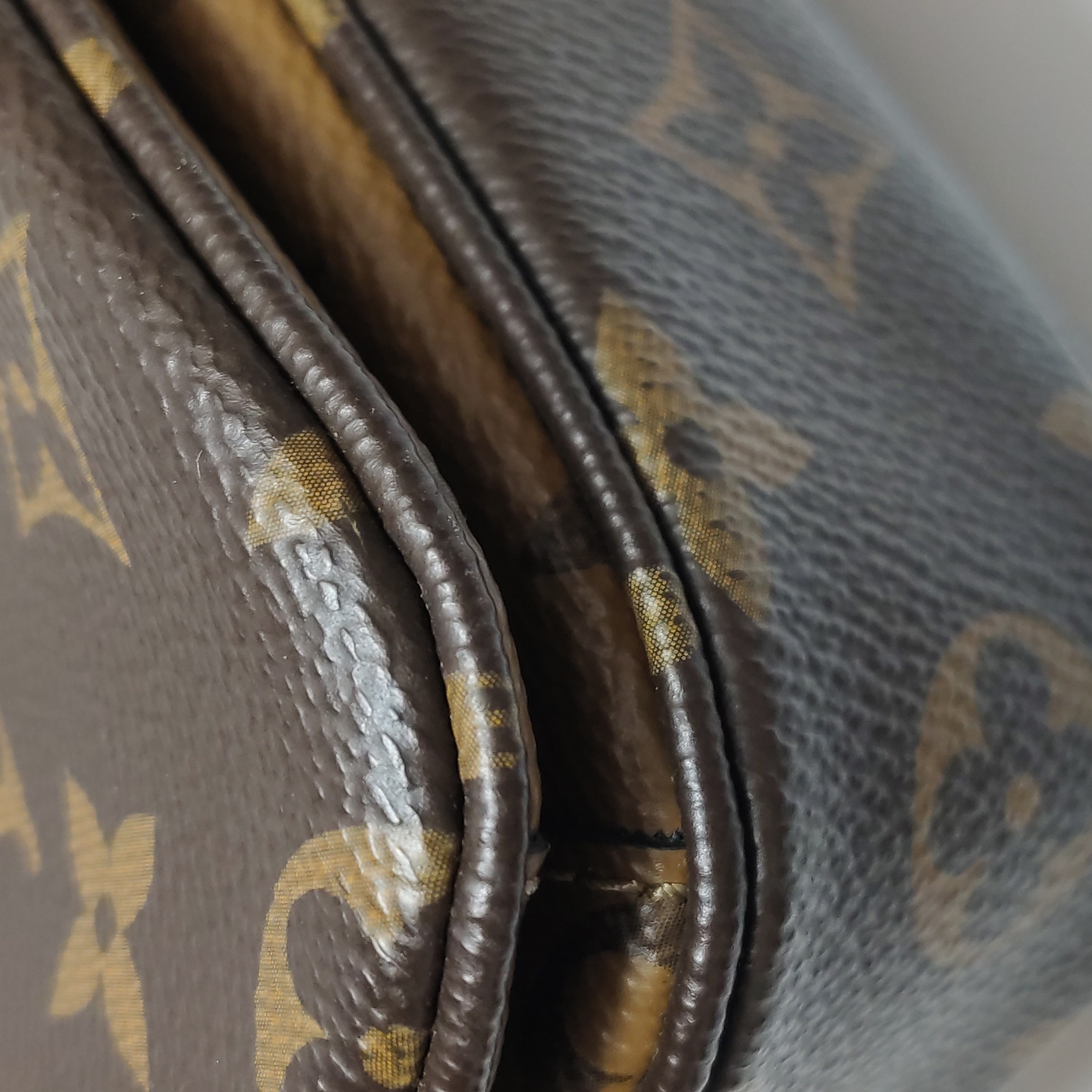Louis Vuitton(LV) Pochette Metis Reverse Monogram Canvas — photo 14 of 24