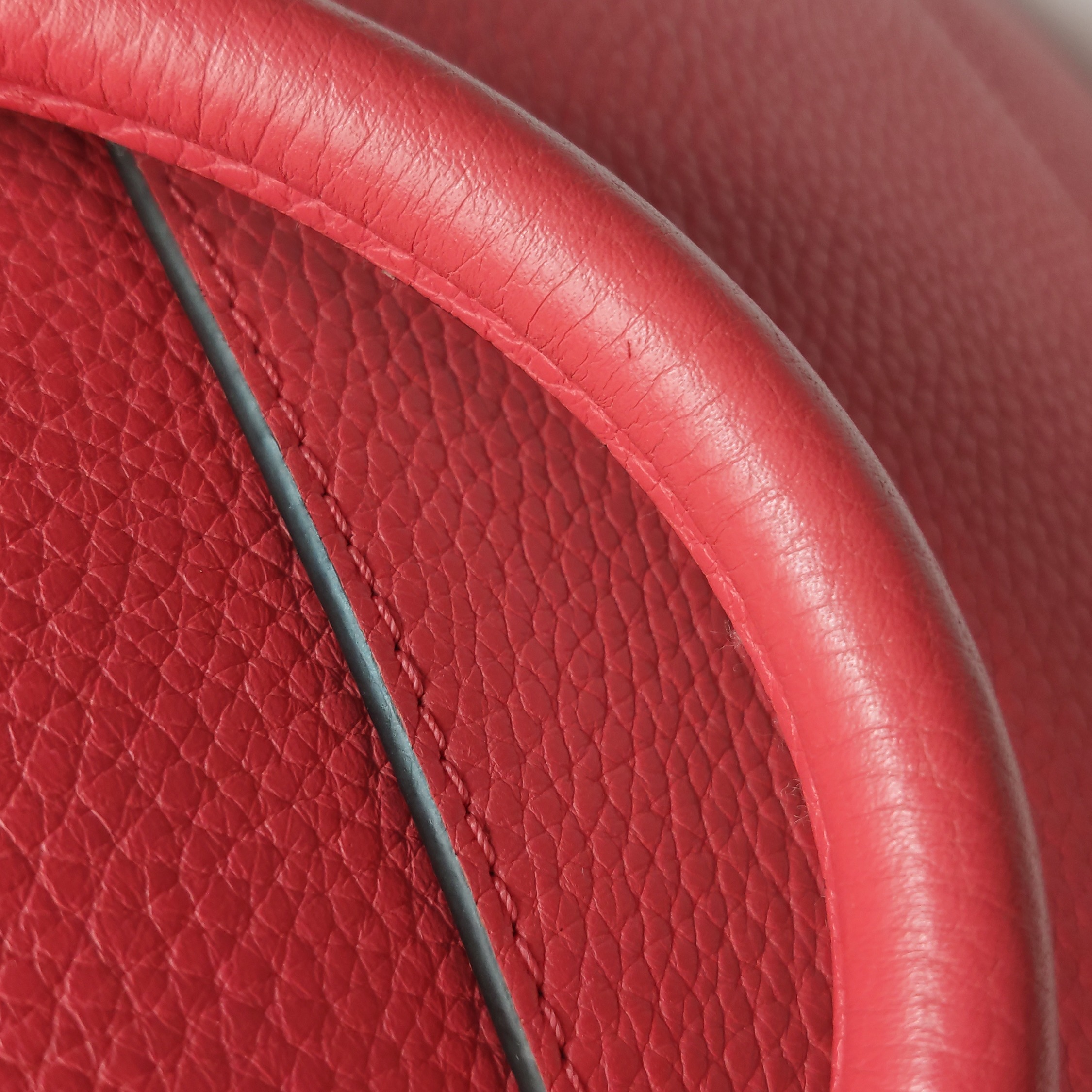 Louis Vuitton(LV) Volta Handbag Leather — photo 20 of 23