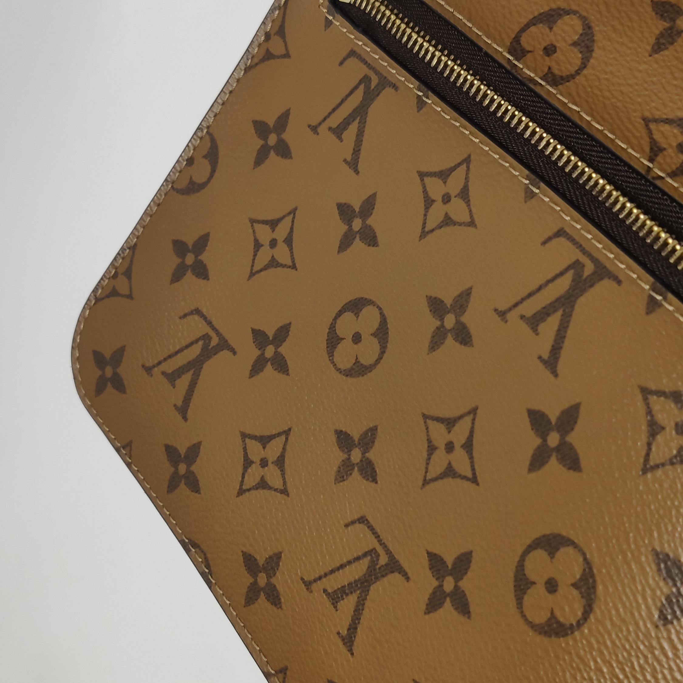 Louis Vuitton(LV) Pochette Metis Reverse Monogram Canvas — photo 10 of 24