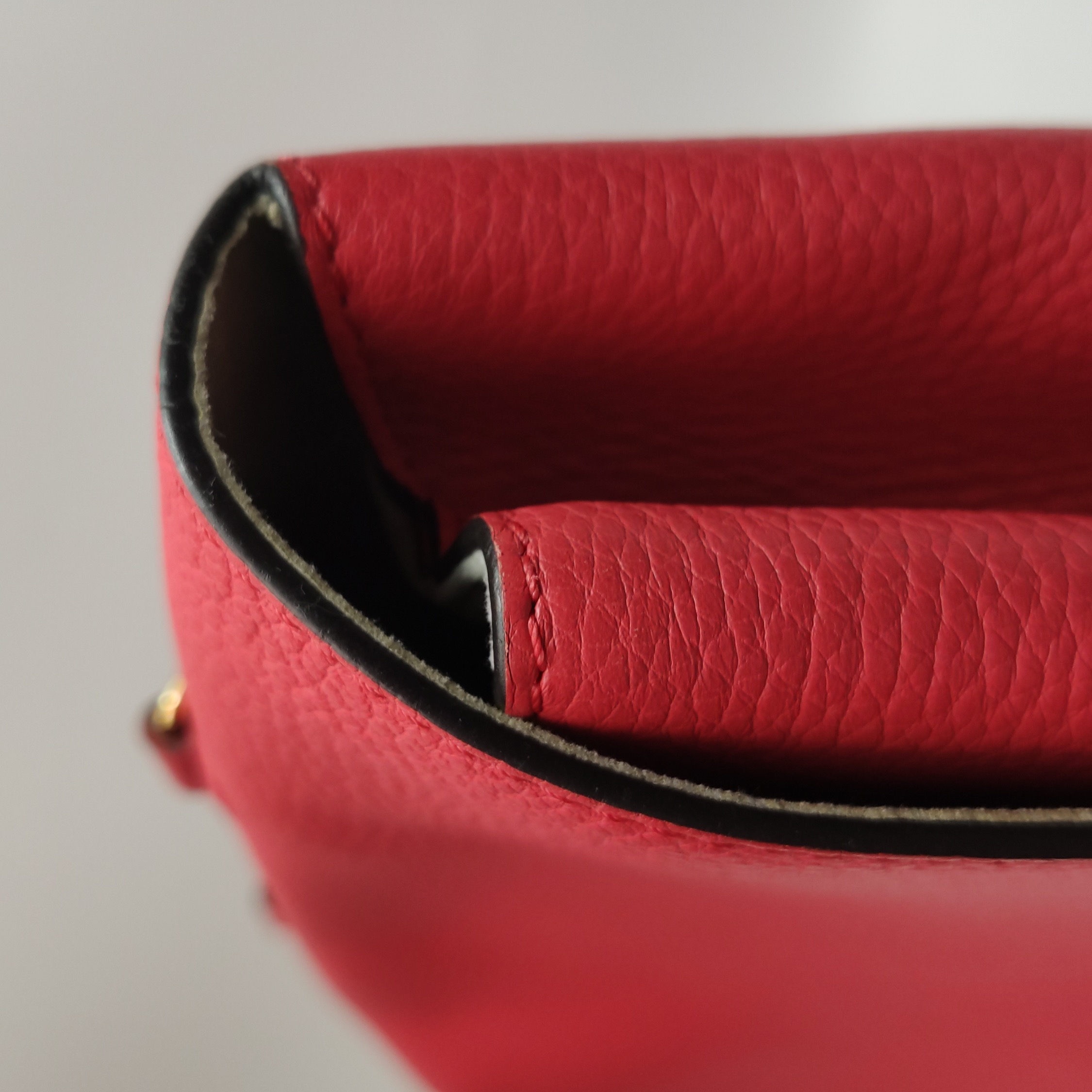 Louis Vuitton(LV) Volta Handbag Leather — photo 12 of 23