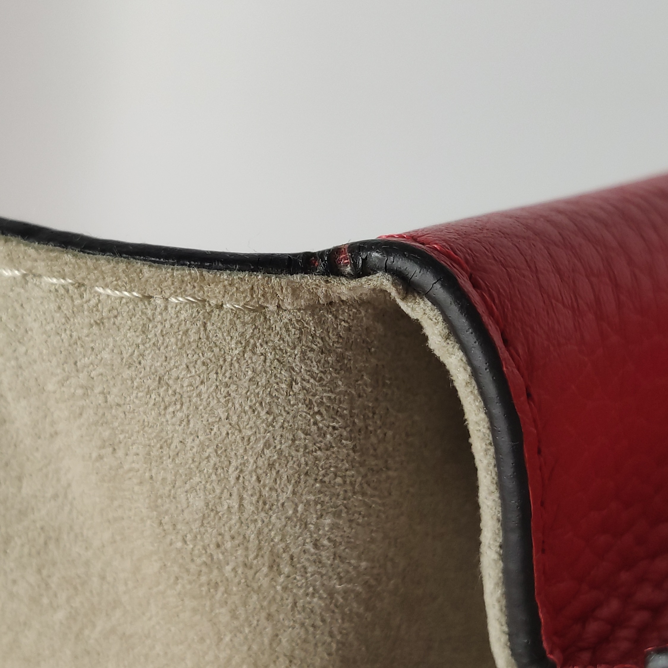 Louis Vuitton(LV) Volta Handbag Leather — photo 14 of 23