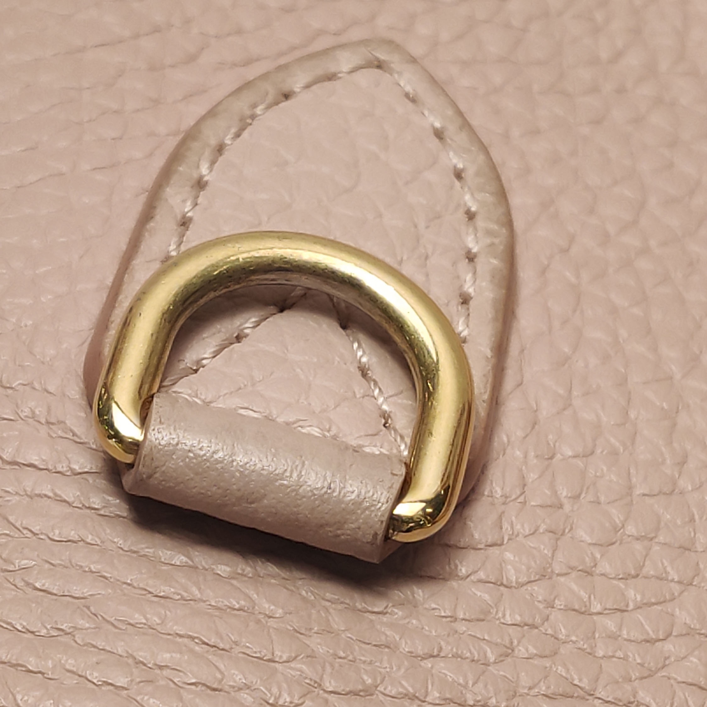 Louis Vuitton(LV) Volta Handbag Leather — photo 15 of 24