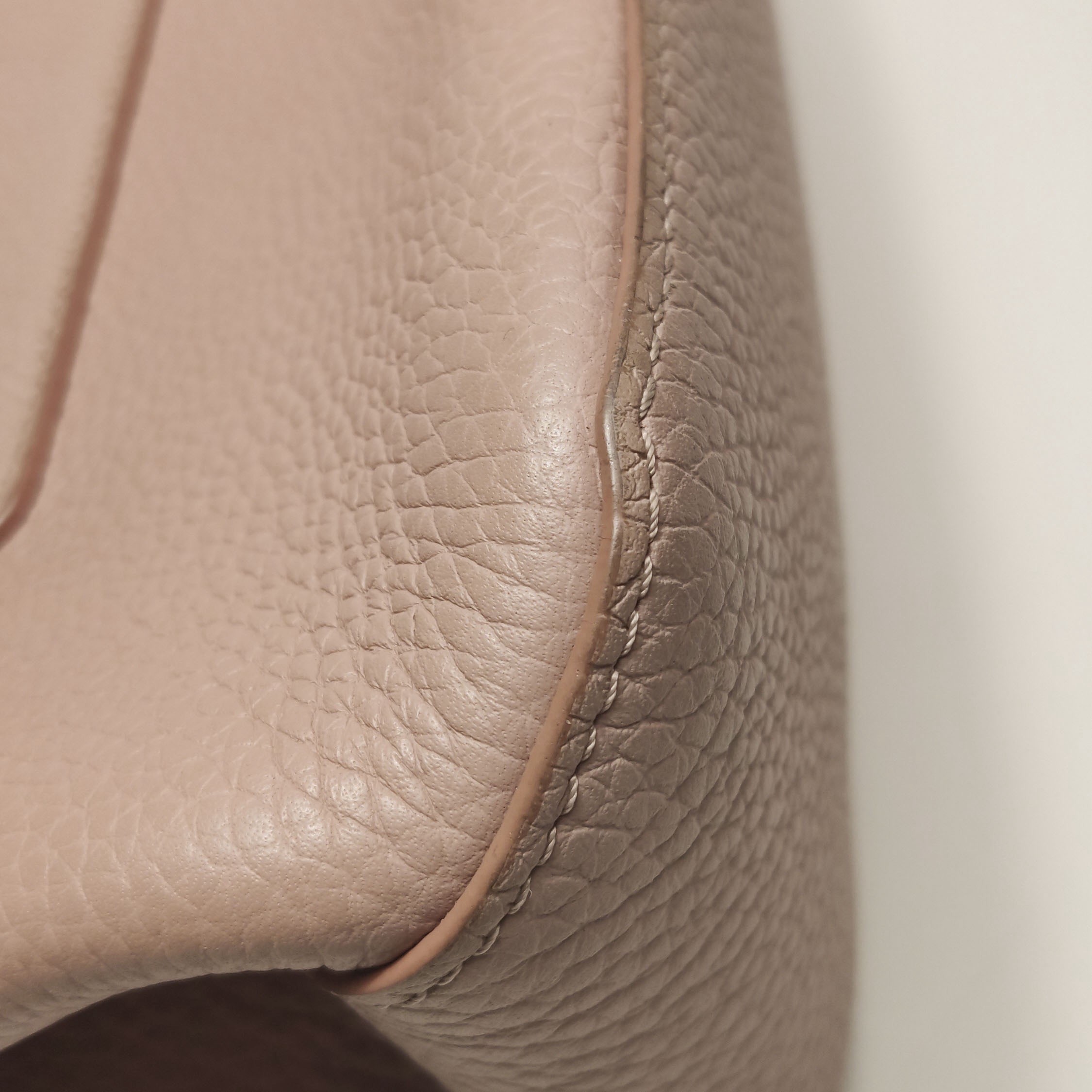 Louis Vuitton(LV) Volta Handbag Leather — photo 14 of 24