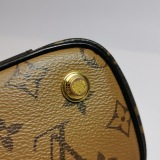 Louis Vuitton(LV) Vanity Handbag Reverse Monogram Canvas PM — thumbnail 12