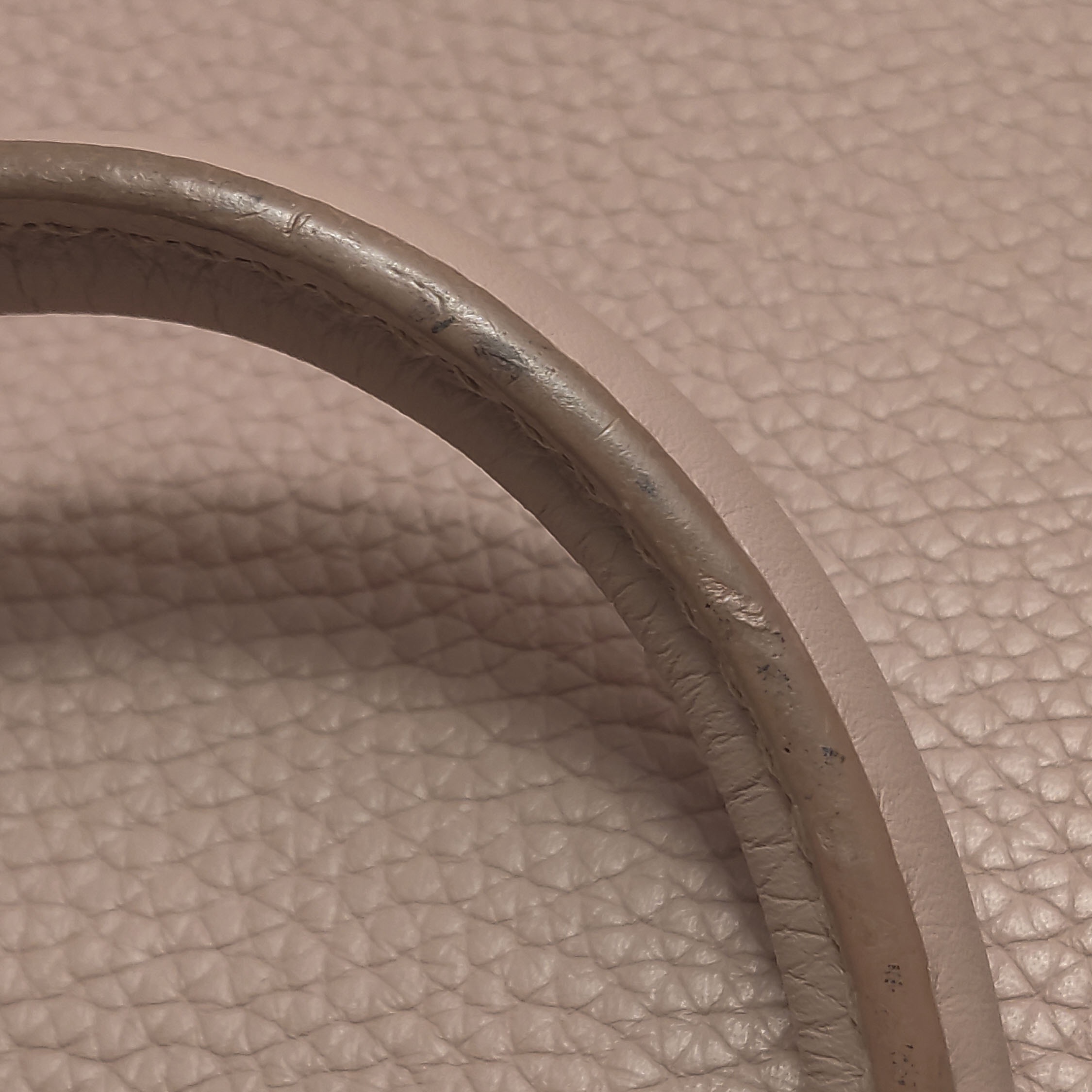 Louis Vuitton(LV) Volta Handbag Leather — photo 21 of 24