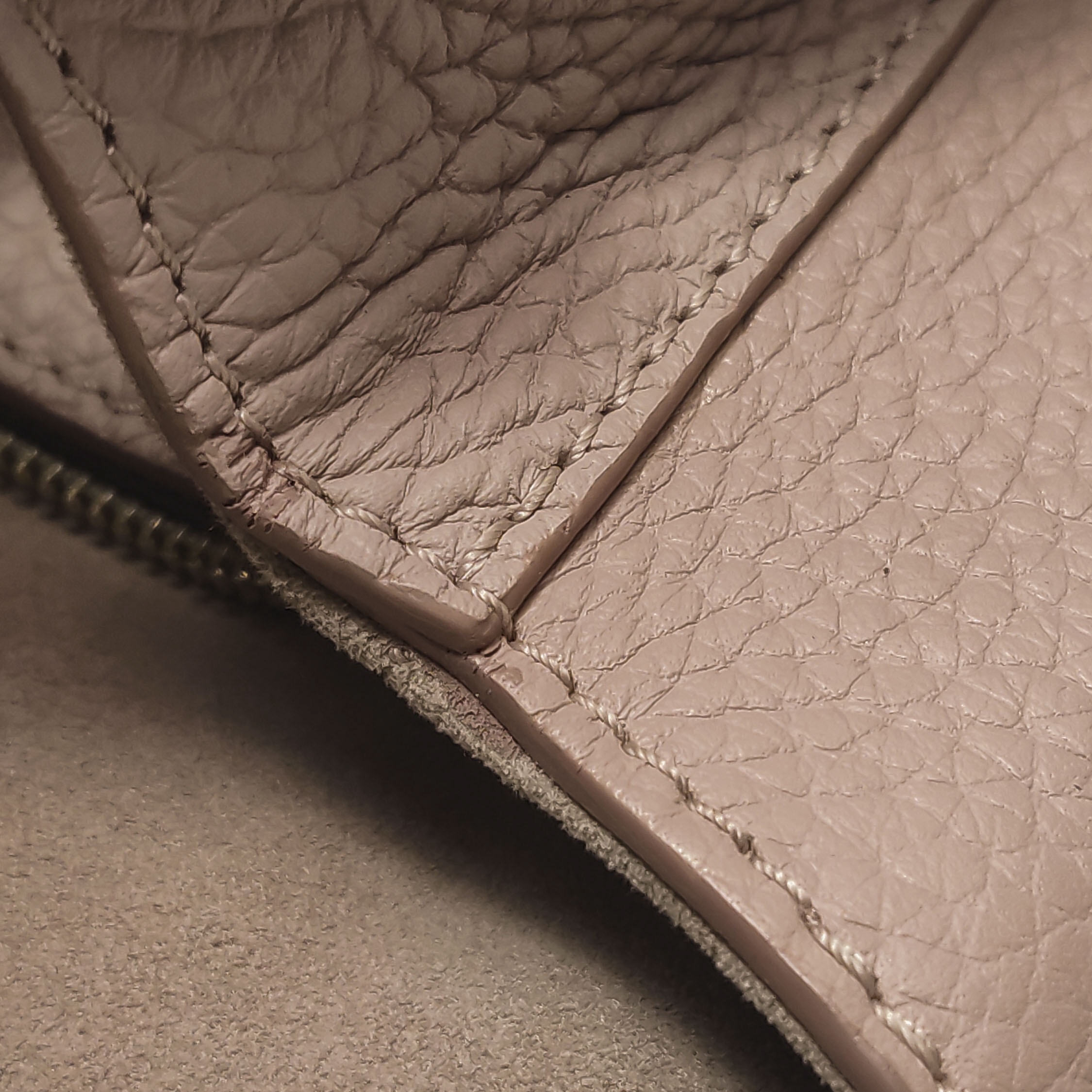 Louis Vuitton(LV) Volta Handbag Leather — photo 16 of 24